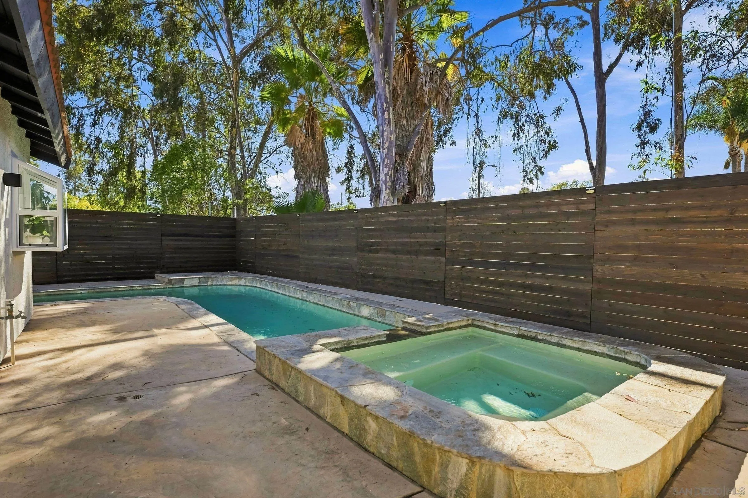 https://cdn.realtyfeed.com/cdn/127/260021483/f3ce71415d58aa39ceb0f6db4d88e1c2.webp