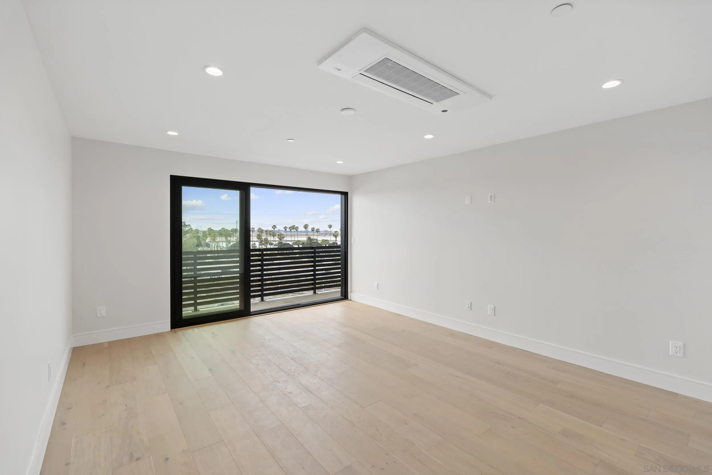 https://cdn.realtyfeed.com/cdn/127/260021485/1c56a64d2dc3373a76cdf210d578982c.webp