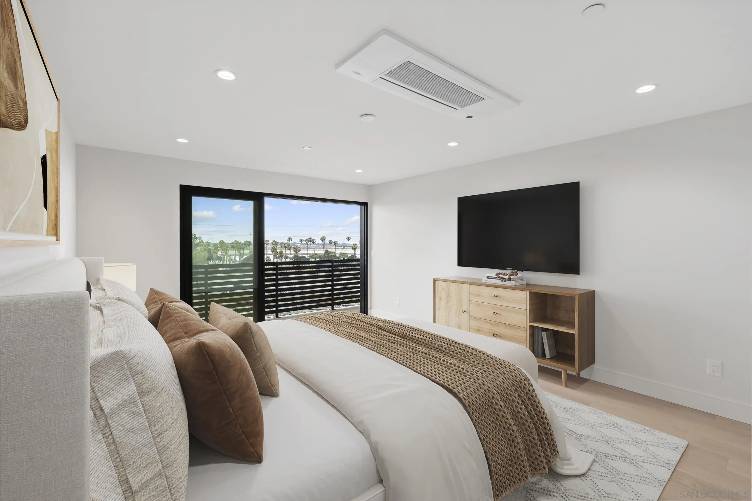 https://cdn.realtyfeed.com/cdn/127/260021485/41dcba5beb904a28a44d2b68d814e796.webp