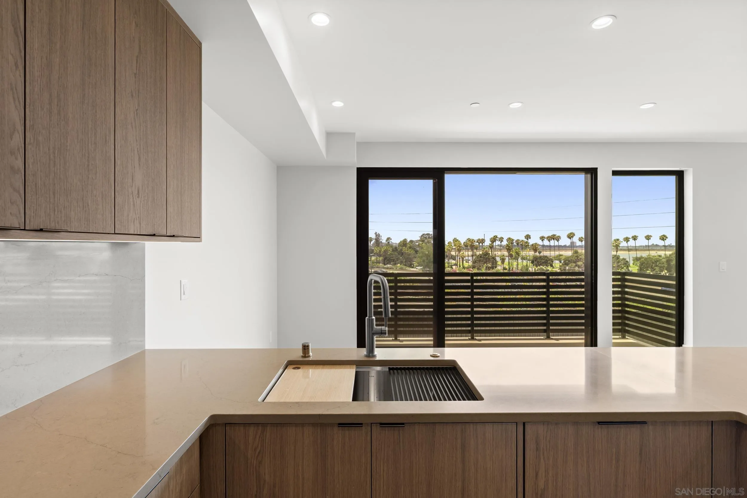 https://cdn.realtyfeed.com/cdn/127/260021485/44797300ee7dbf41adbb3802b0af749f.webp
