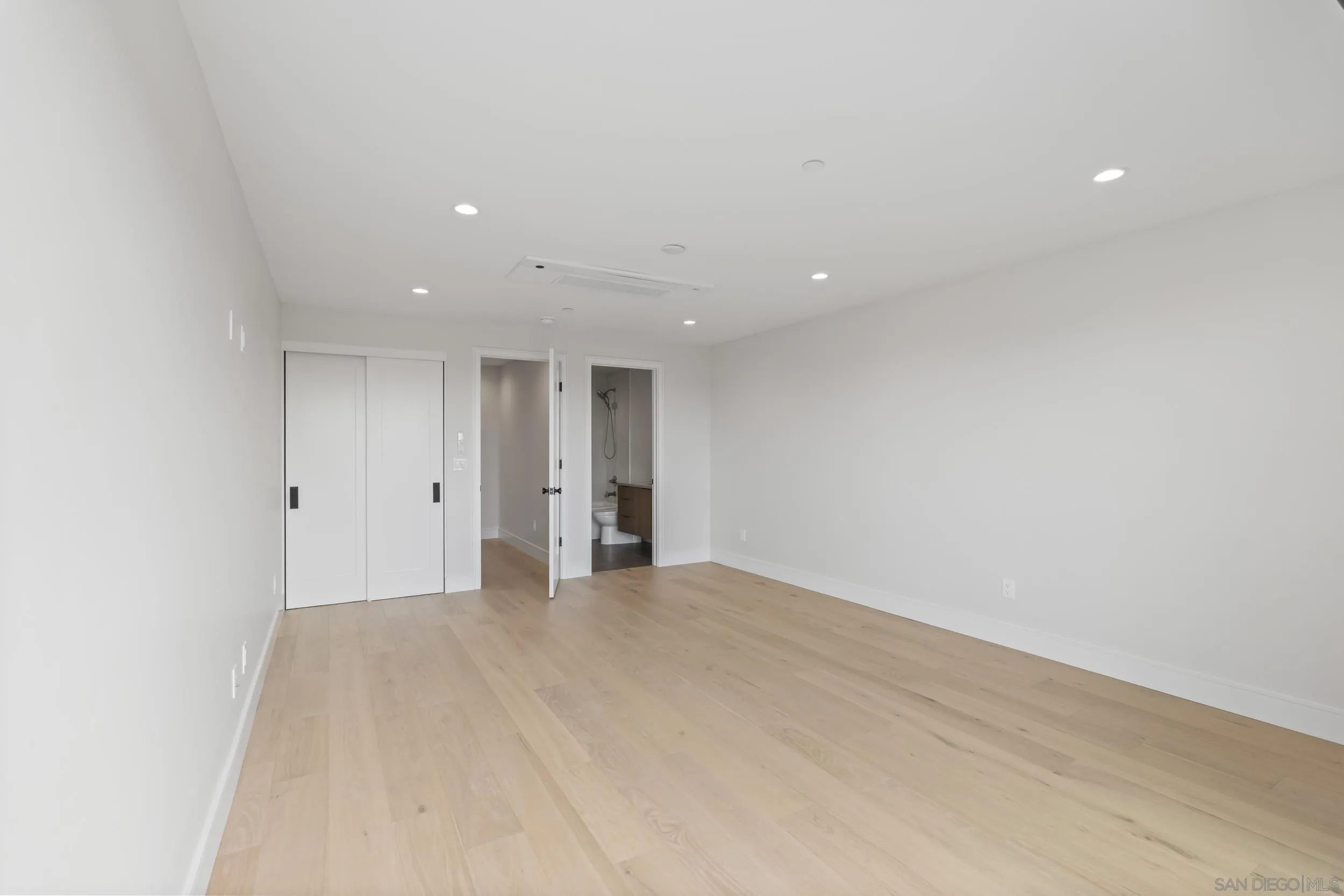 https://cdn.realtyfeed.com/cdn/127/260021485/501eab35c6d98a4b1d6e69b99e98ae1b.webp