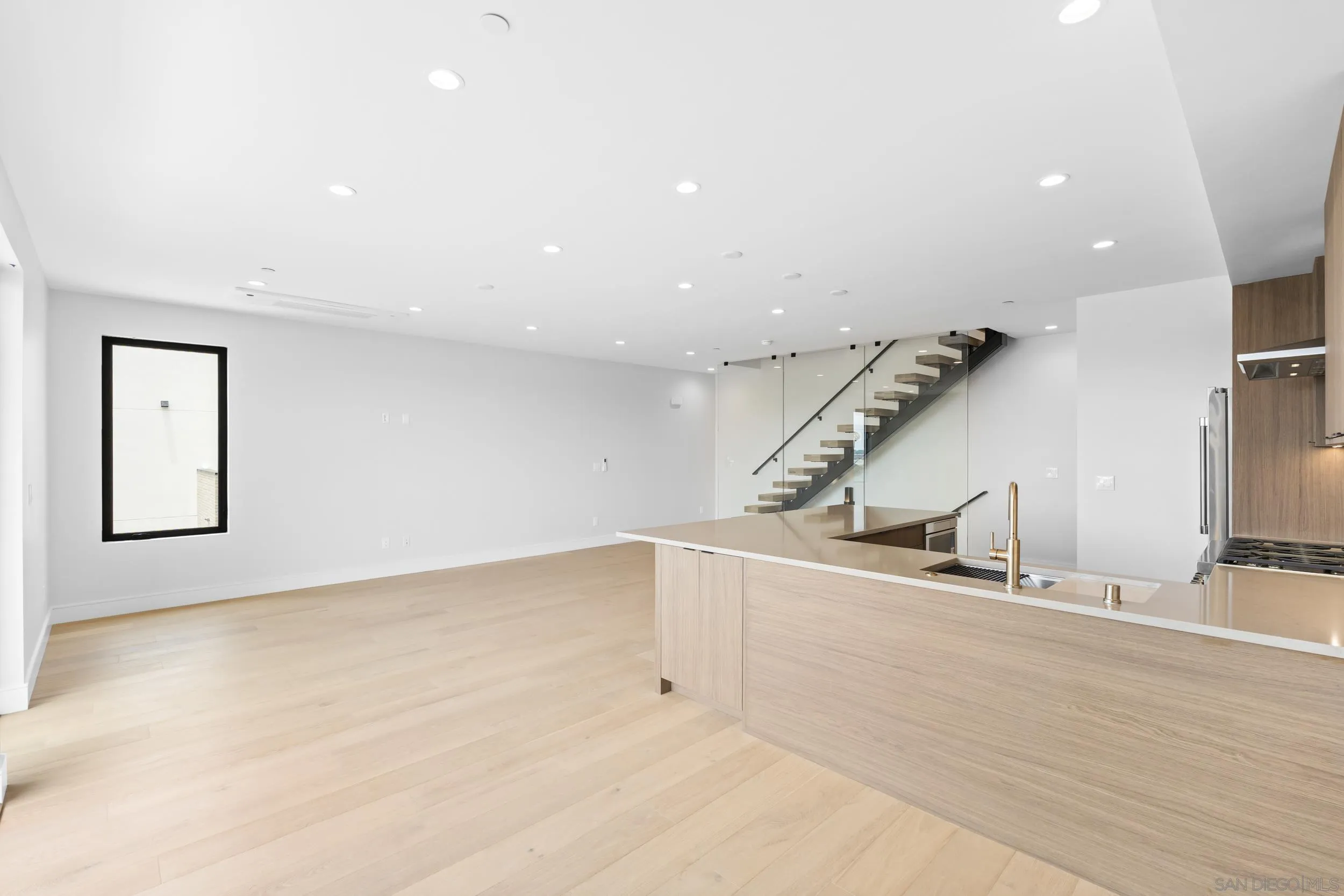 https://cdn.realtyfeed.com/cdn/127/260021485/696505786adb5cc0dd3b3beb2d601141.webp
