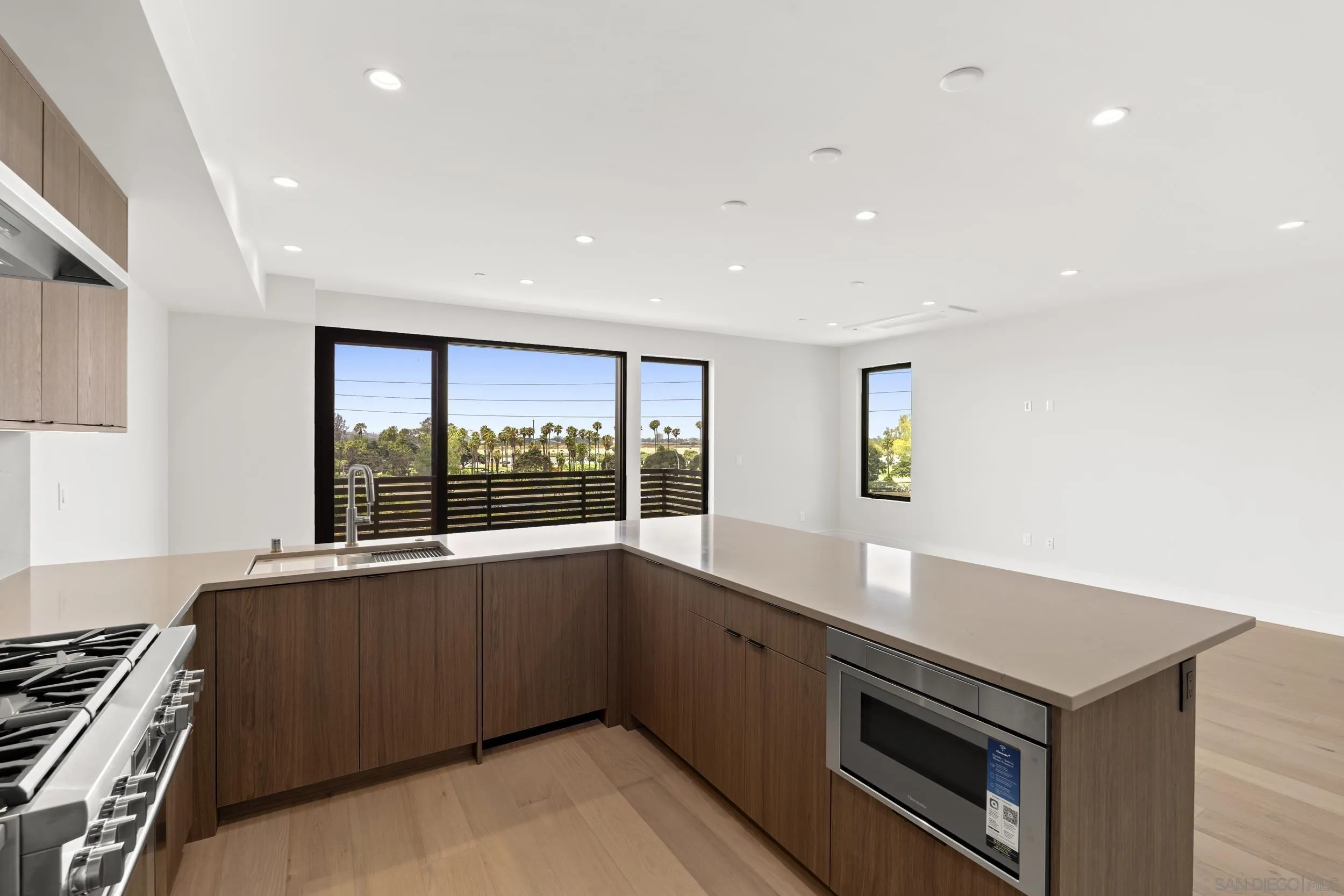 https://cdn.realtyfeed.com/cdn/127/260021485/8c2403dcbd52feb7ec119ca4a01e2fa7.webp