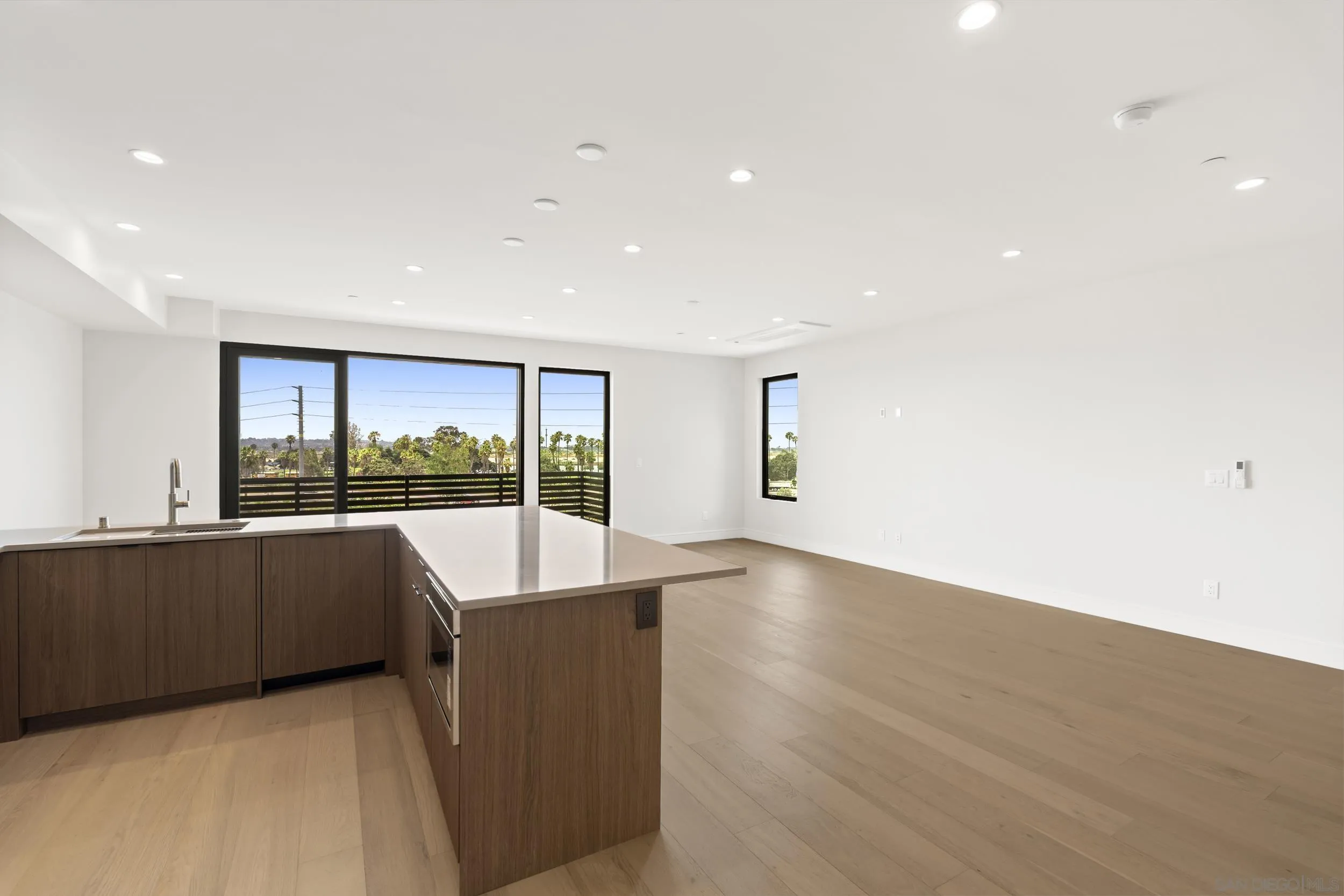 https://cdn.realtyfeed.com/cdn/127/260021485/e842702384d10995a5e0bcdc9388b811.webp