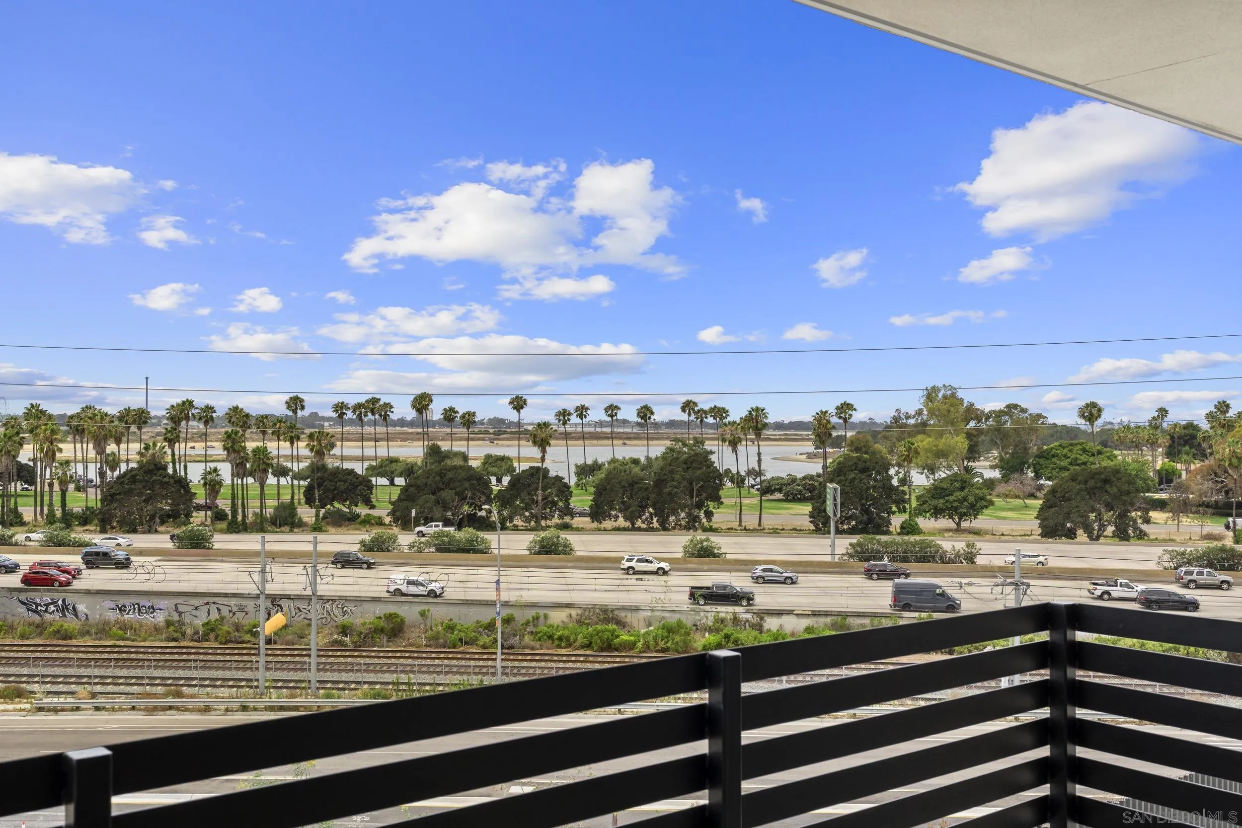https://cdn.realtyfeed.com/cdn/127/260021485/f787cd1c14739fee243e9f194448b982.webp