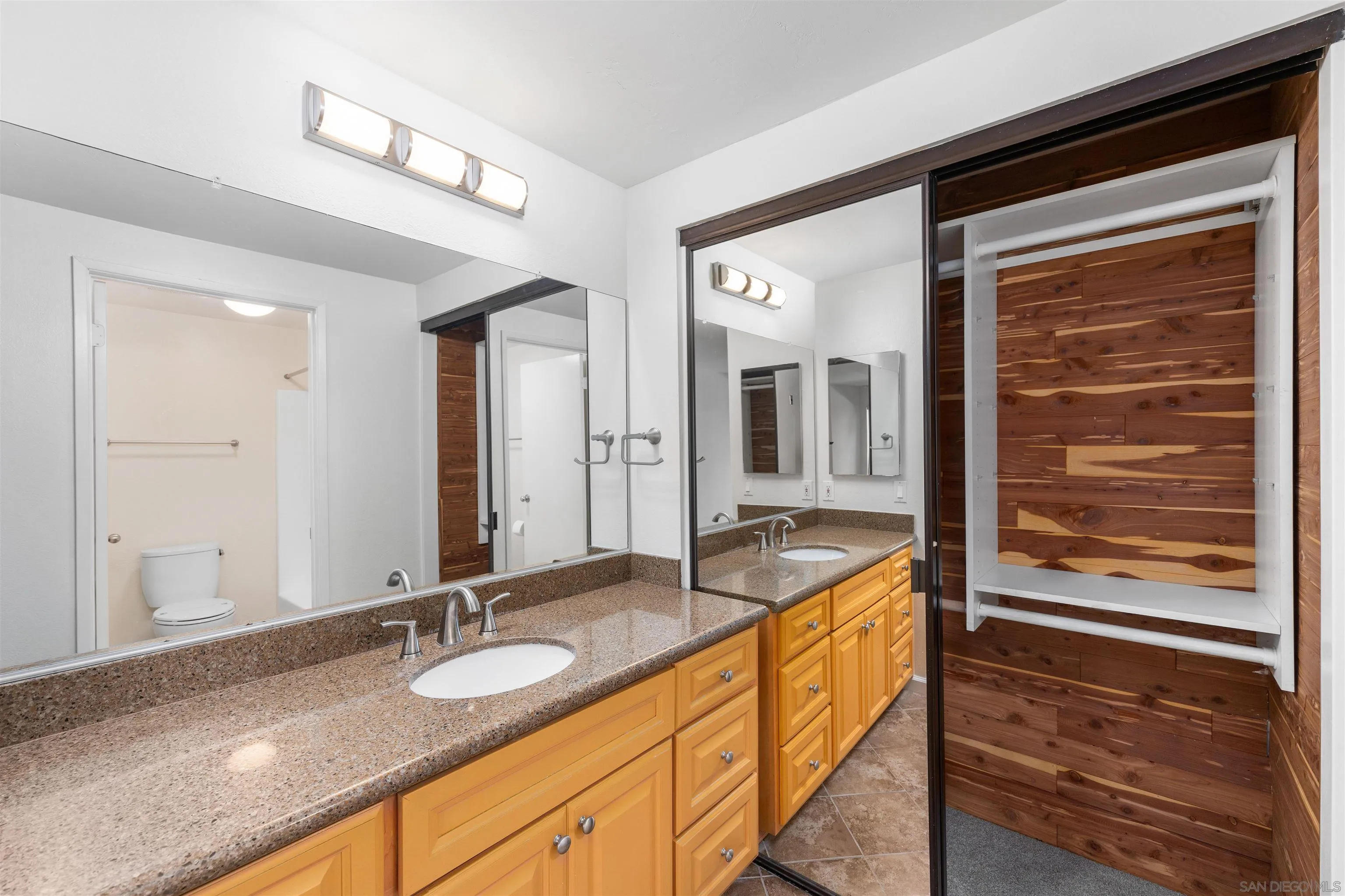 https://cdn.realtyfeed.com/cdn/127/260021490/7962bc2313f1f307f9048c4fe05581cc.webp