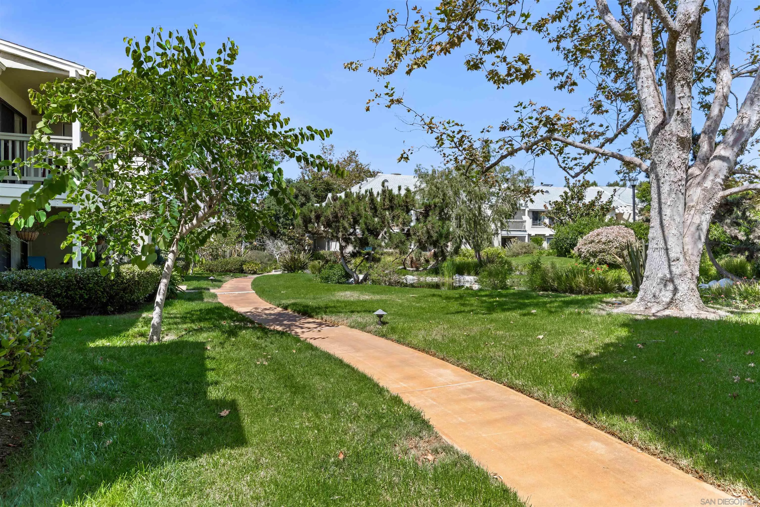 https://cdn.realtyfeed.com/cdn/127/260021490/9eb35e06d64300959b57a0b4f723c3f0.webp