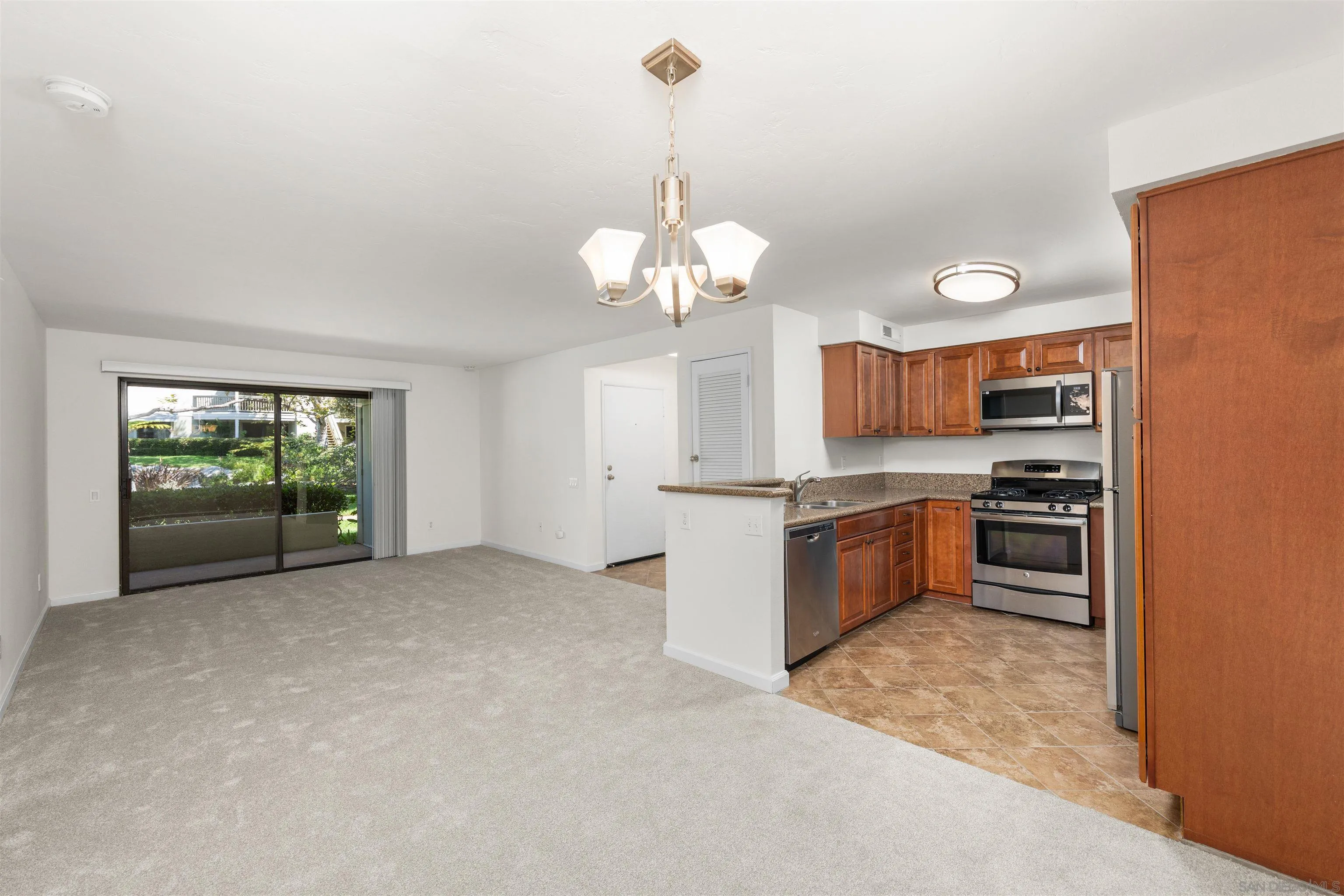 https://cdn.realtyfeed.com/cdn/127/260021490/bd1d6d2735ec59e7f71ff8b304e7e98a.webp