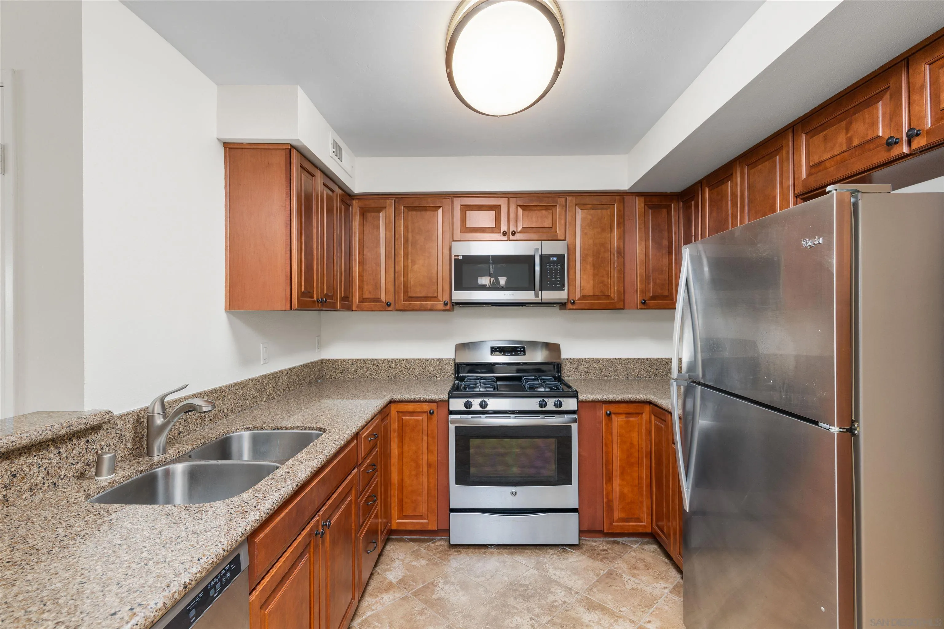https://cdn.realtyfeed.com/cdn/127/260021490/fa0cd4fe7f9cfde91ee8163193a55d98.webp