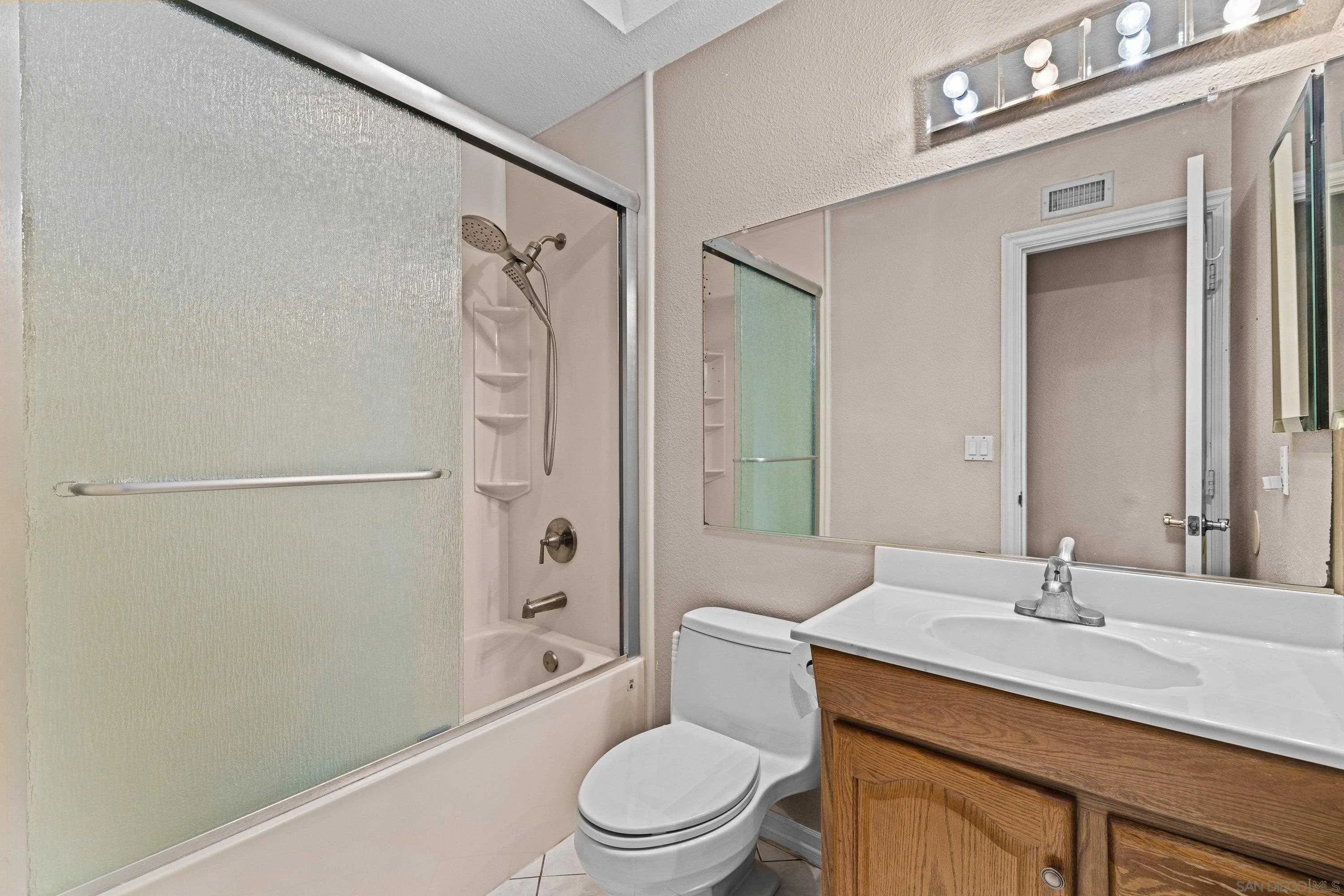 https://cdn.realtyfeed.com/cdn/127/260021496/0b3dcfa1de52b7ec5dc3709b0864e4a7.webp