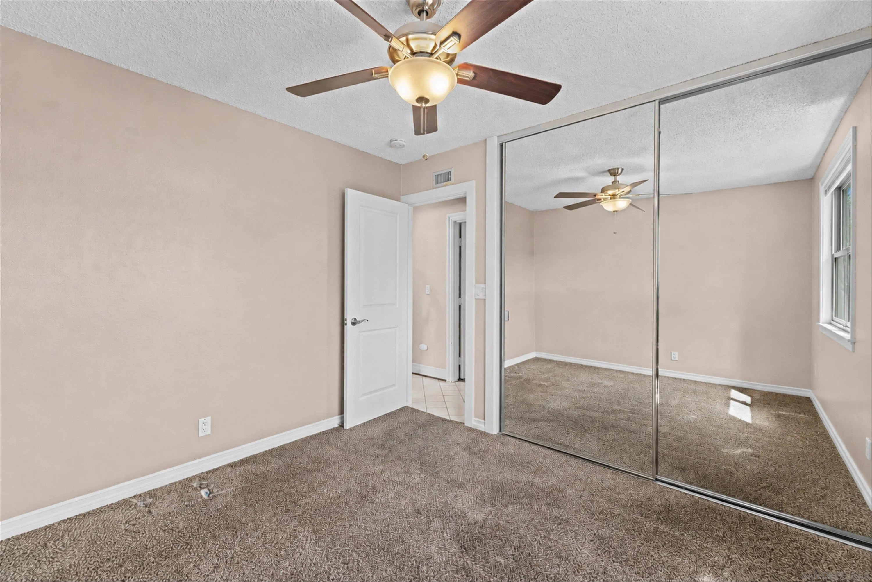 https://cdn.realtyfeed.com/cdn/127/260021496/18ba5b7d9f67b88b7b85cd8b25f62150.webp