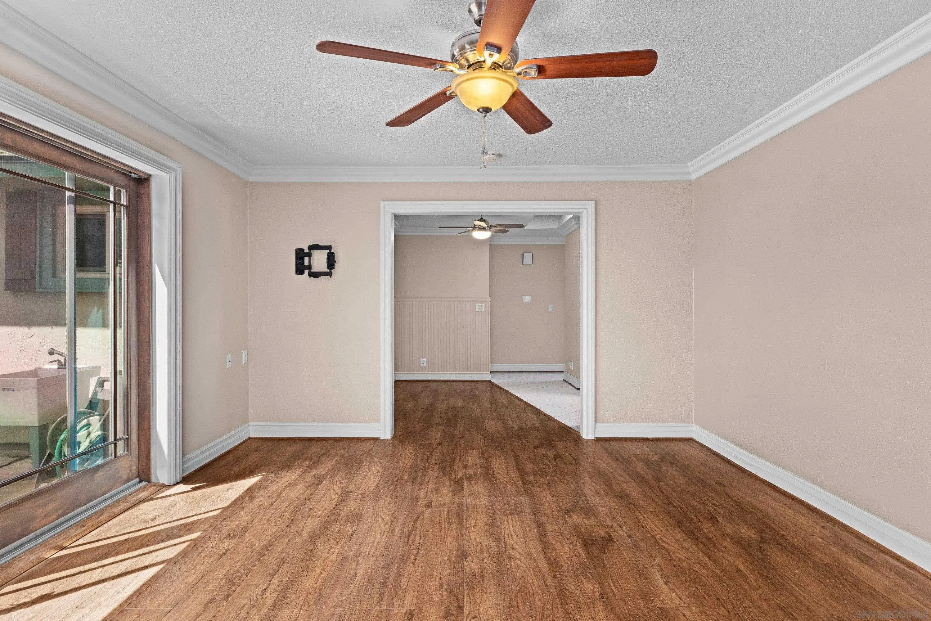 https://cdn.realtyfeed.com/cdn/127/260021496/300b8e29d6174a3017e9d82babca70a0.webp