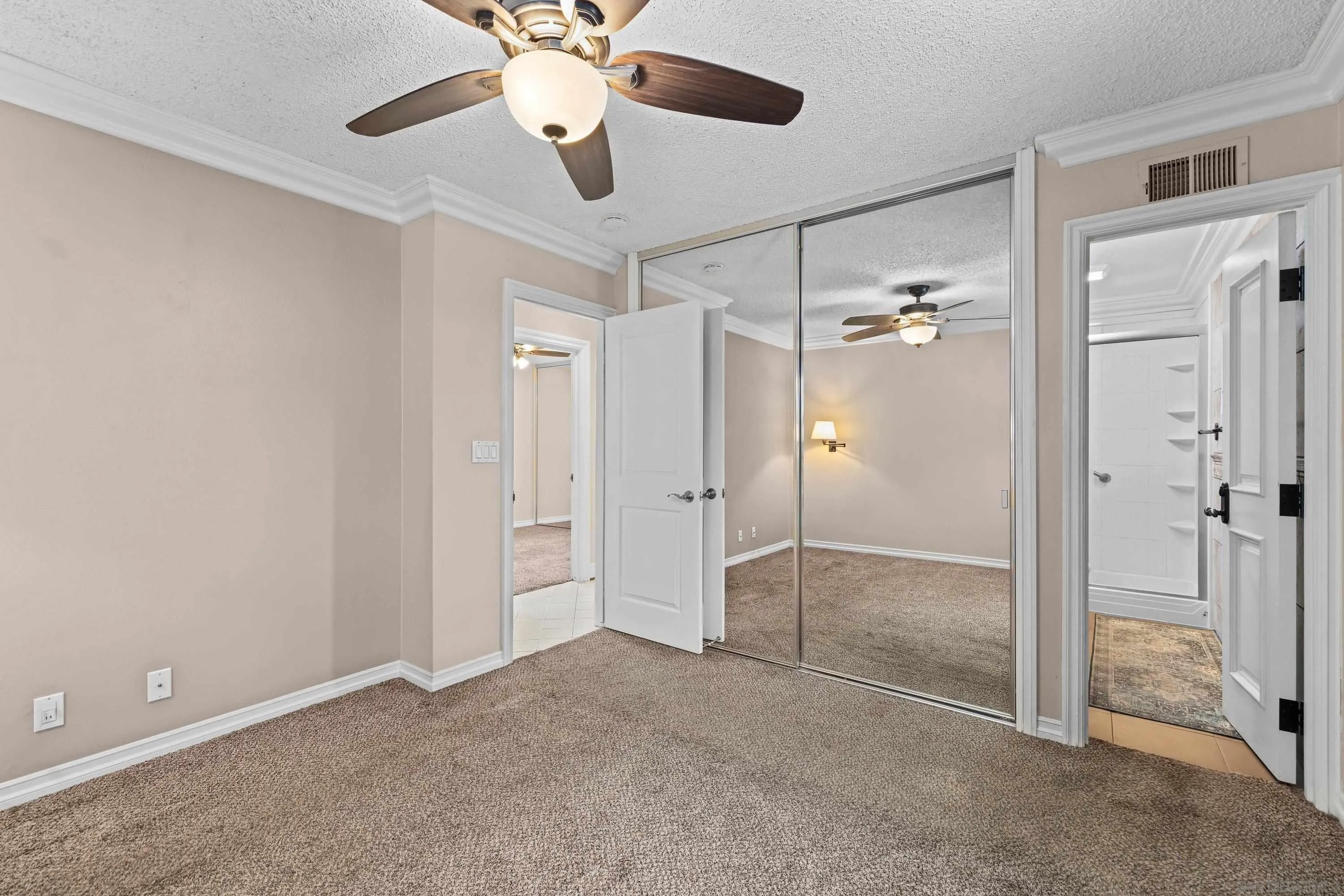 https://cdn.realtyfeed.com/cdn/127/260021496/3304185921ad581edd04d7134d628033.webp