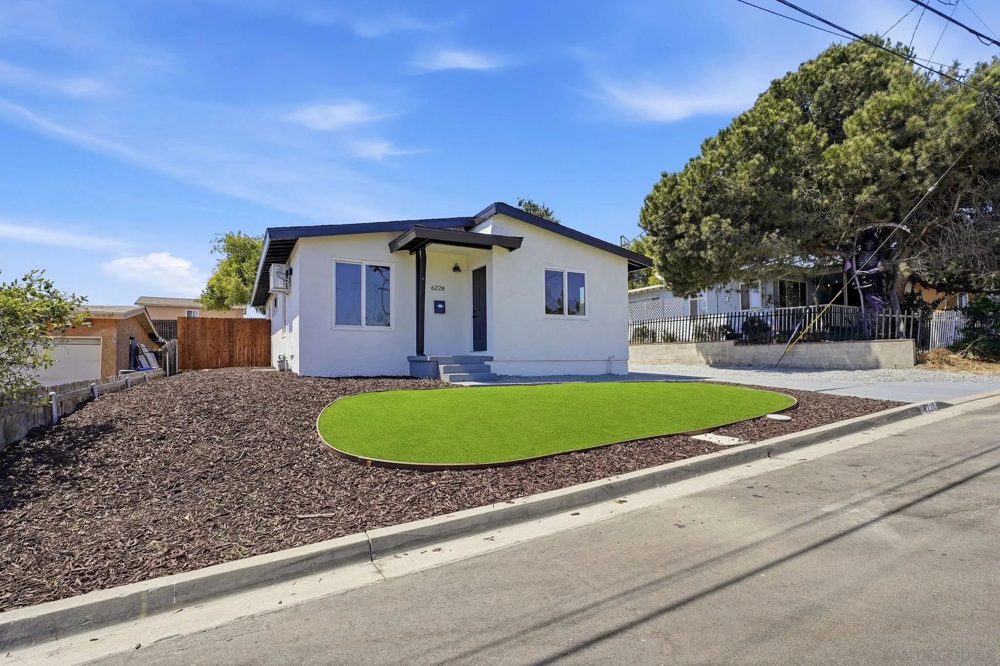 https://cdn.realtyfeed.com/cdn/127/260021498/3a948b033eb572a297062bf330527bea.webp