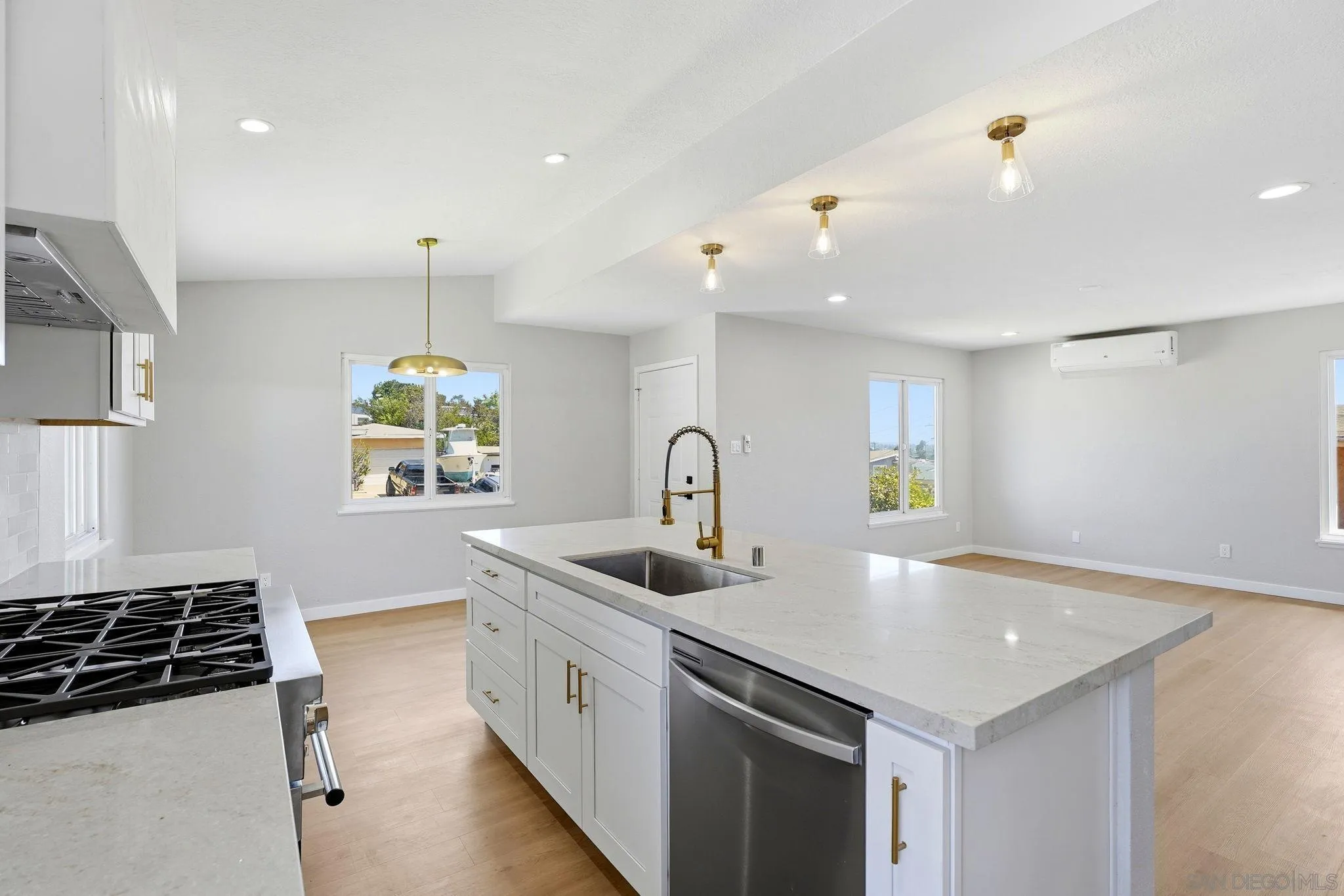 6228 Calle Pavana, San Diego, CA 92139 - Photo 4 of 30, San Diego, CA