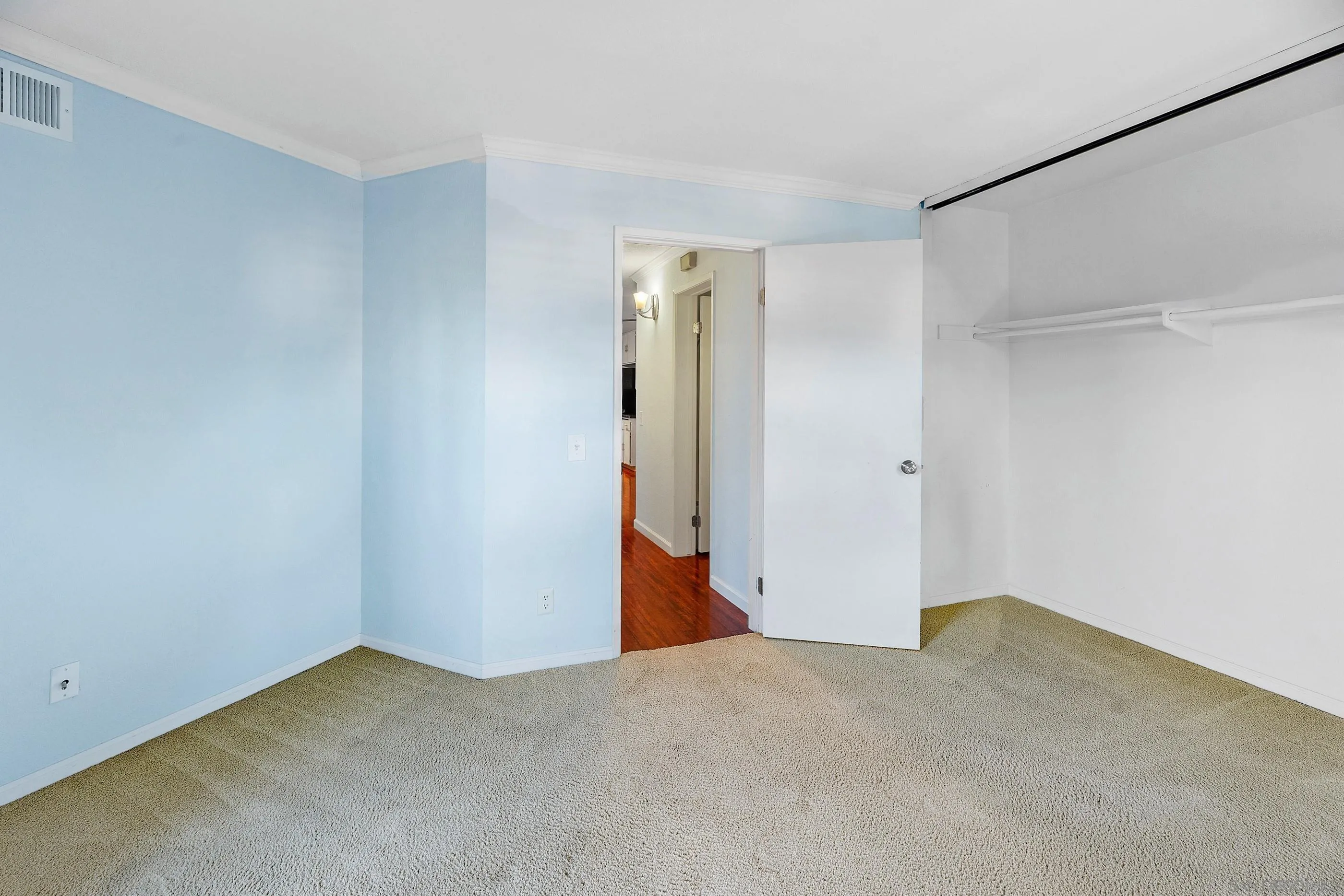https://cdn.realtyfeed.com/cdn/127/260021500/be301054006607a581f1dc3bb7e9f7b4.webp