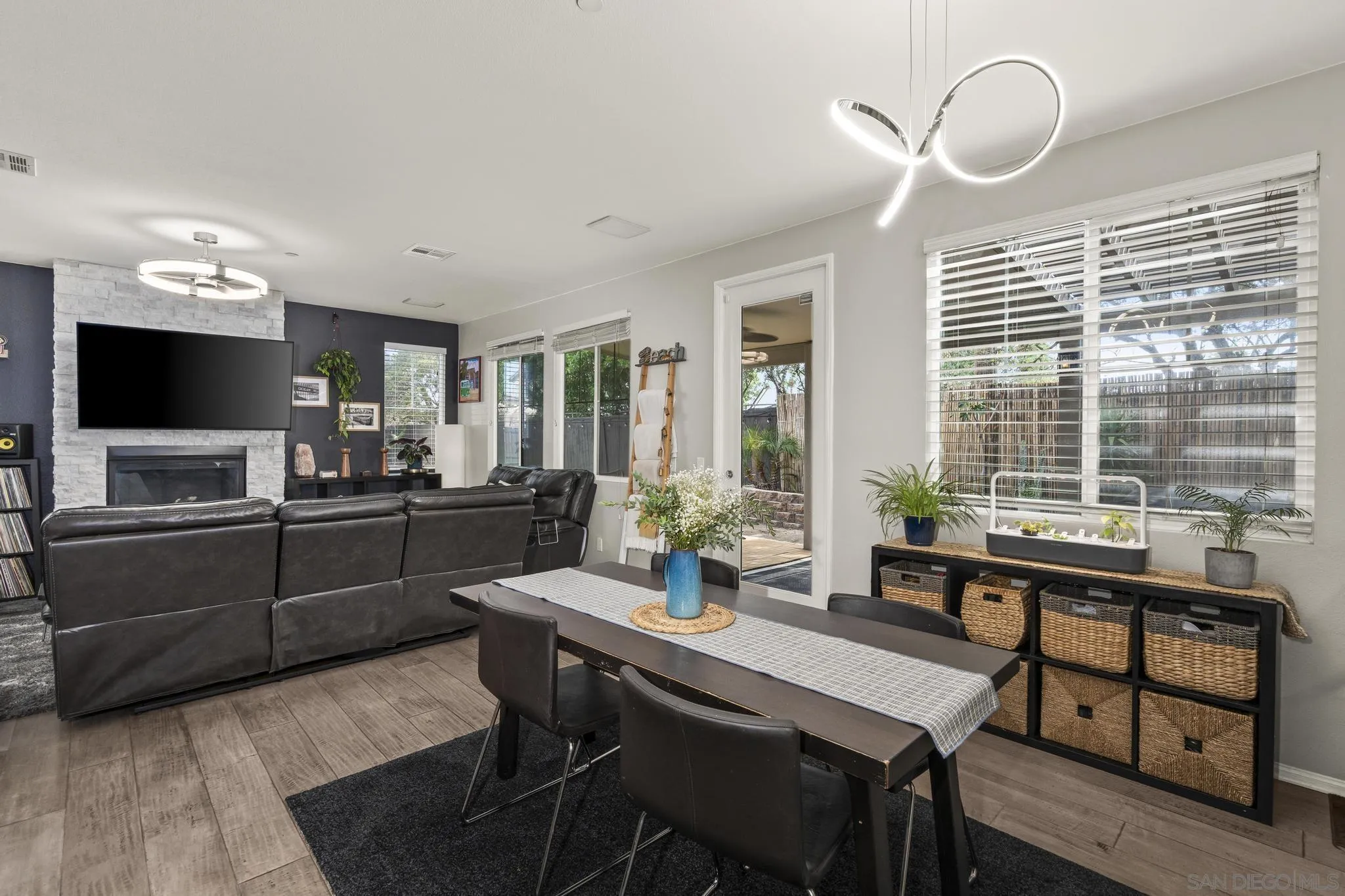 https://cdn.realtyfeed.com/cdn/127/260021505/367ded138bfeae63bc463cfcd98a8524.webp