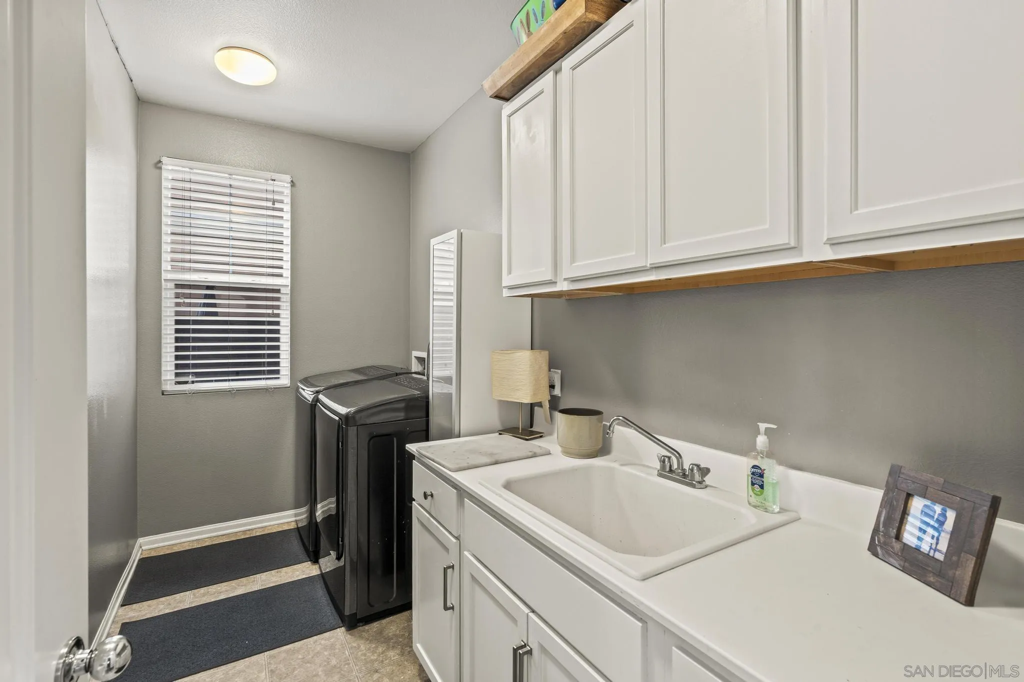 https://cdn.realtyfeed.com/cdn/127/260021505/8aa622edd645b493d5c0ed6ea6796a9c.webp