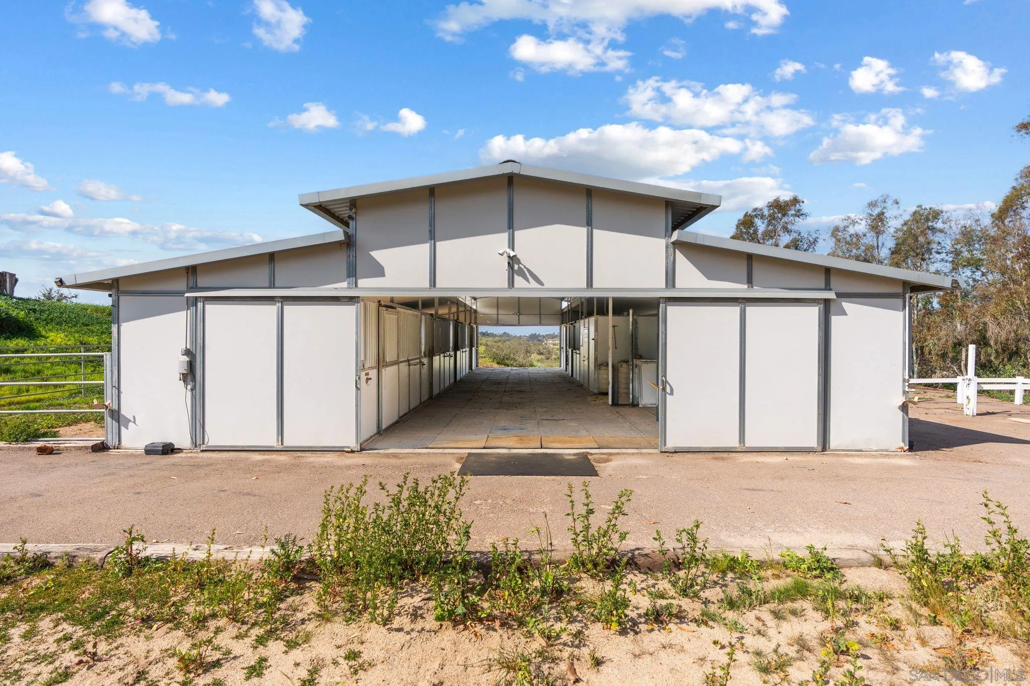 https://cdn.realtyfeed.com/cdn/127/260021508/38e817126e8fd860fc29be16b8d7a592.webp