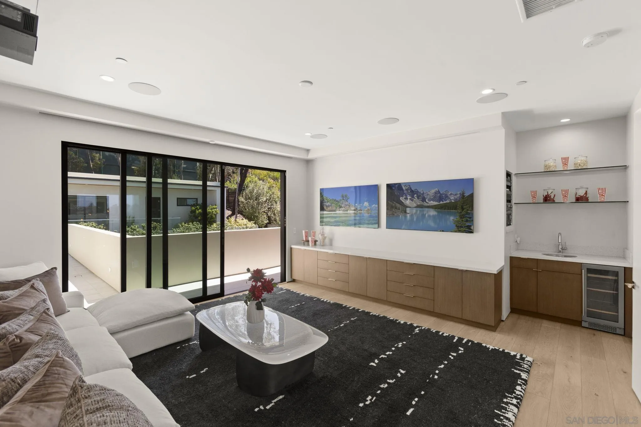https://cdn.realtyfeed.com/cdn/127/260021509/1112fd0942fb95567b54bf08114d463b.webp