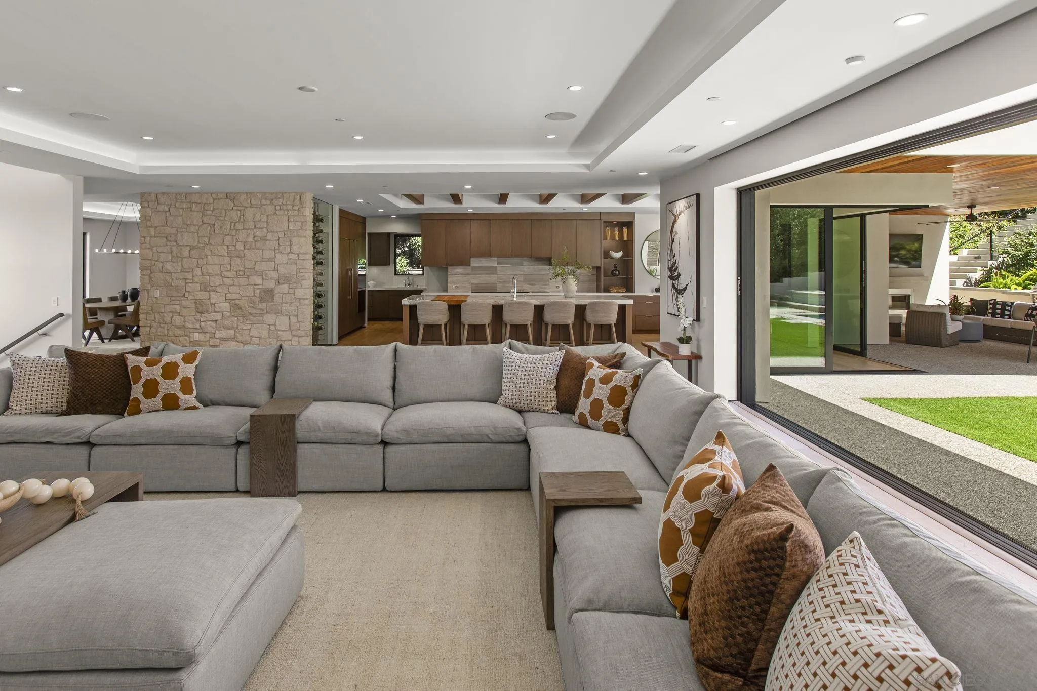 https://cdn.realtyfeed.com/cdn/127/260021509/270339be5a9f097c963c88453aa38d04.webp