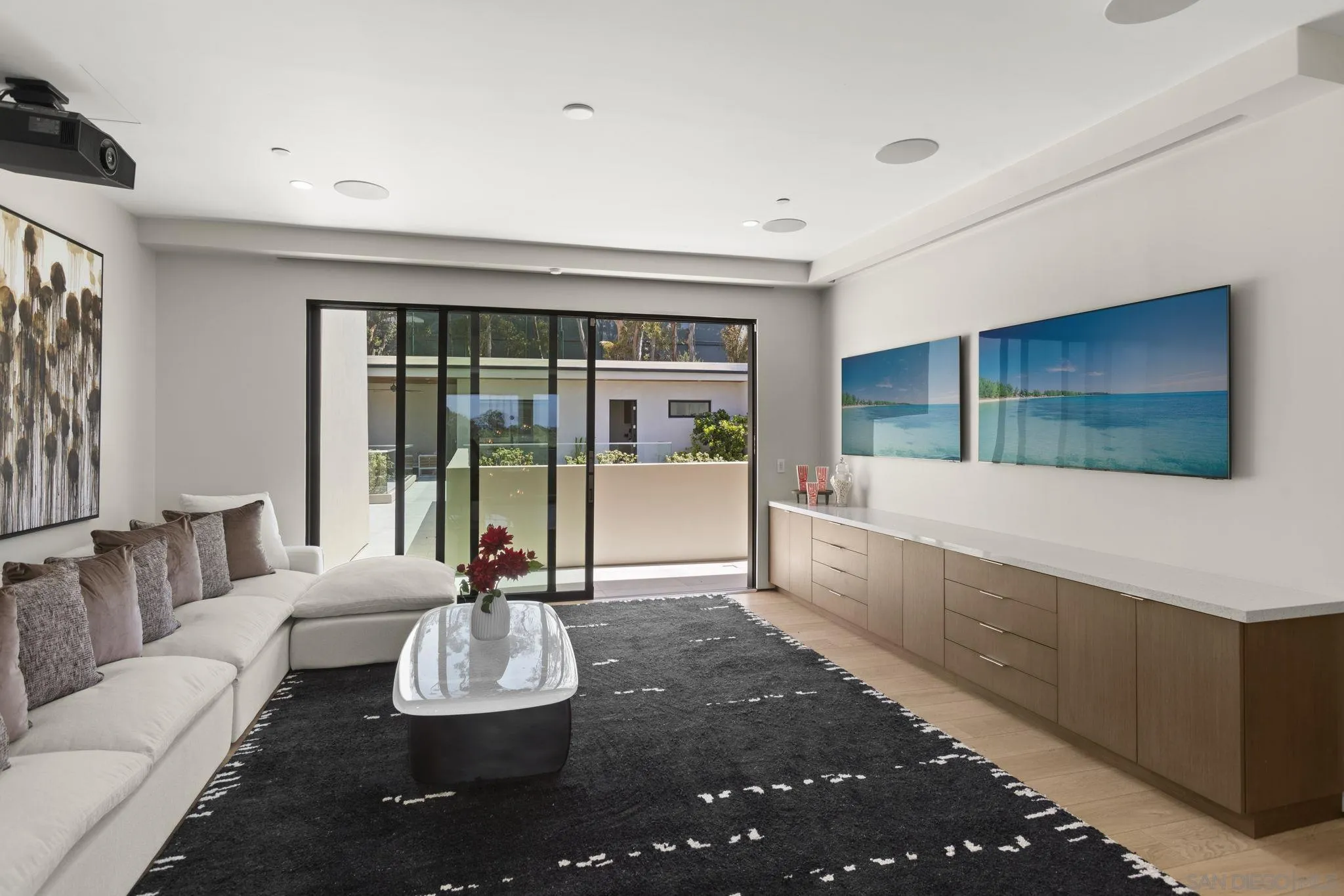 https://cdn.realtyfeed.com/cdn/127/260021509/660d0b191049ad7a85dfb035d5a8b458.webp