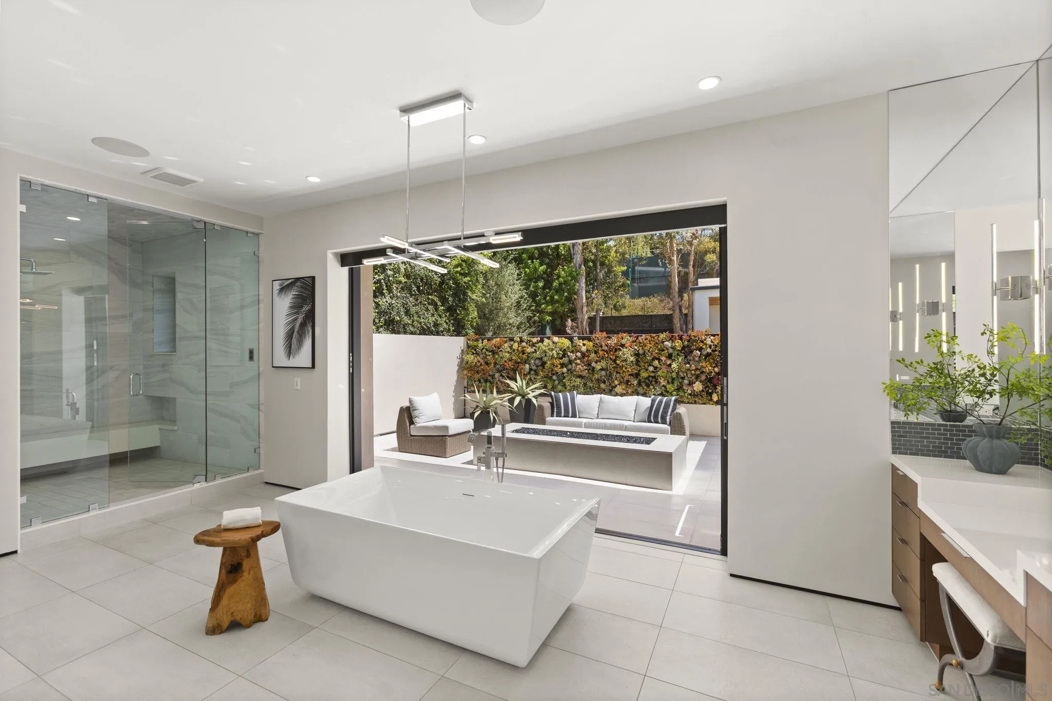 https://cdn.realtyfeed.com/cdn/127/260021509/83b45b19b55f0e13adffb87812a18c81.webp
