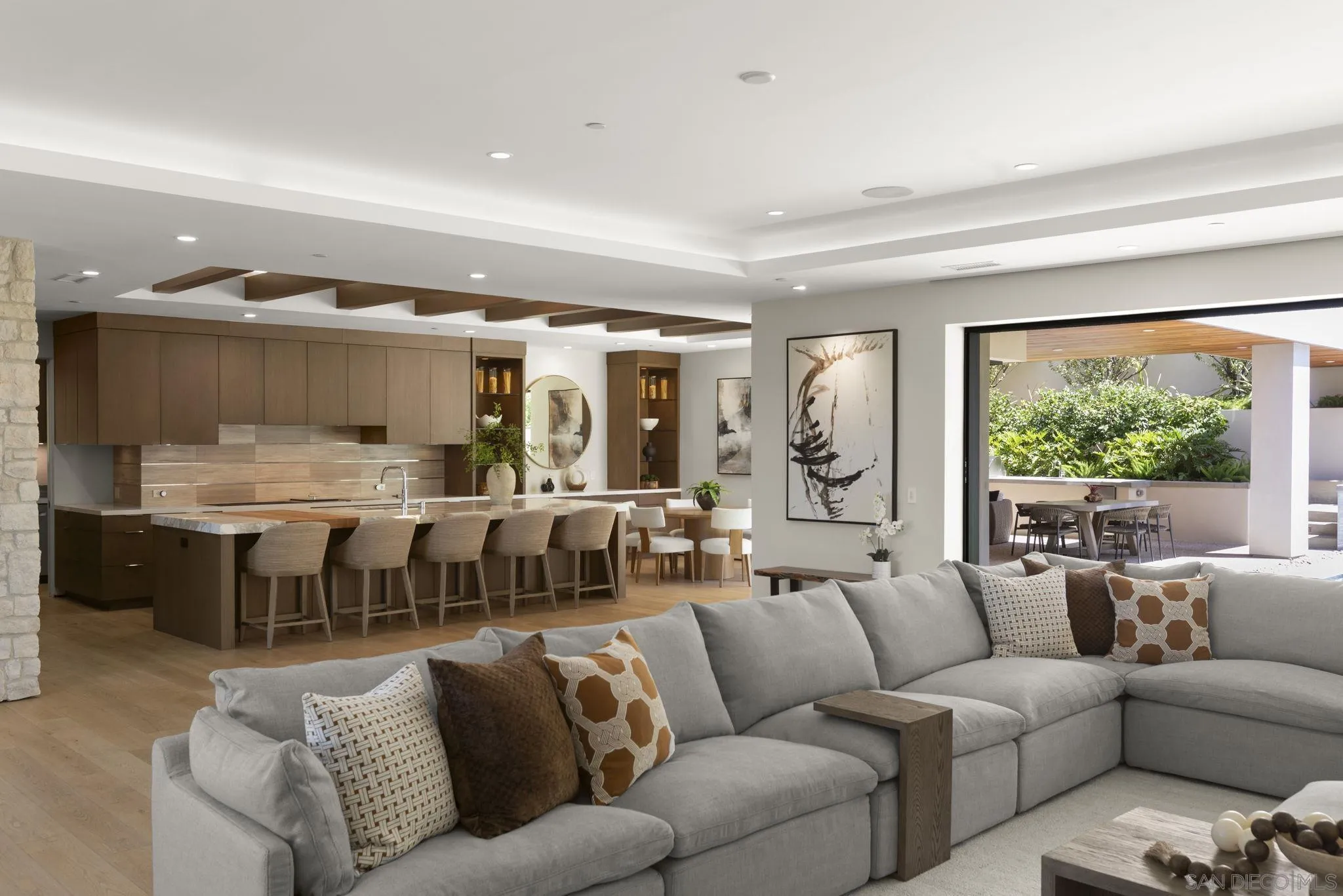 https://cdn.realtyfeed.com/cdn/127/260021509/b5d01c3ae584dfef7c7c11f06905df8e.webp