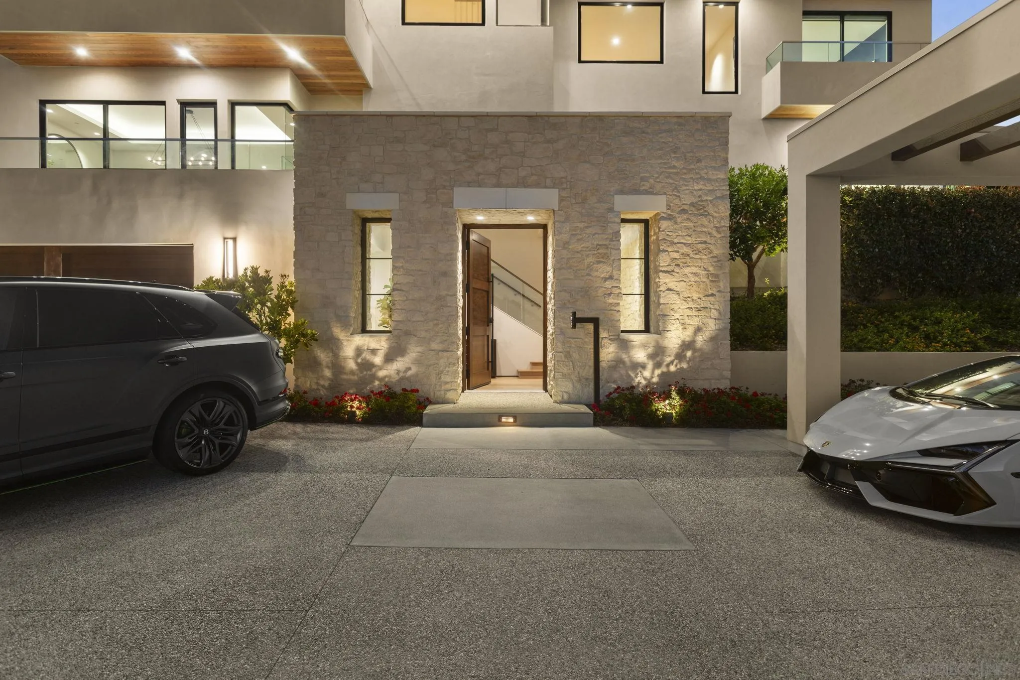 https://cdn.realtyfeed.com/cdn/127/260021509/ca8172b26f6f3b191946524504b91793.webp