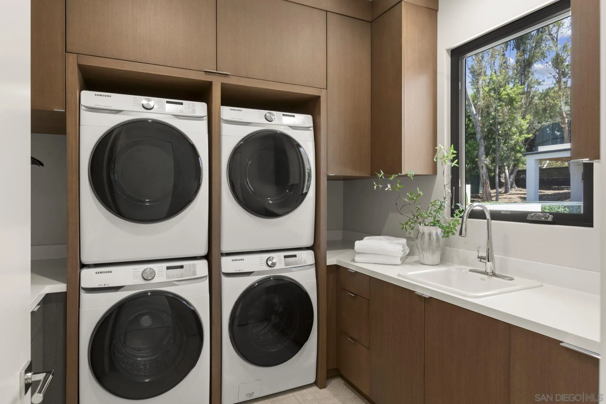 https://cdn.realtyfeed.com/cdn/127/260021509/d5773f84aca60642ad82e598a5fa1406.webp