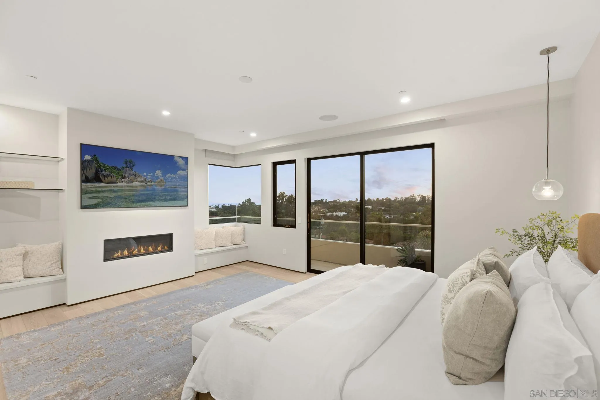 https://cdn.realtyfeed.com/cdn/127/260021509/f9a02de586aaff2ee166e9c60978ac61.webp