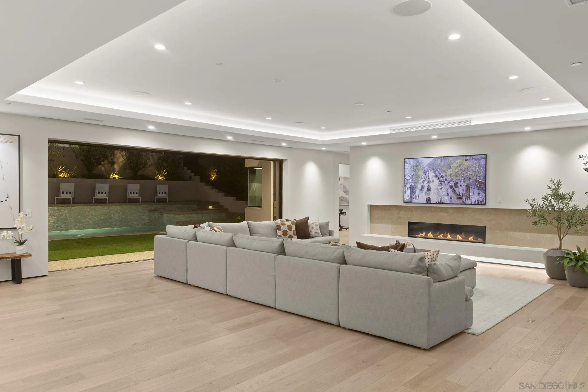 https://cdn.realtyfeed.com/cdn/127/260021509/fb66abd120309c8d3fea0442bba8fe68.webp