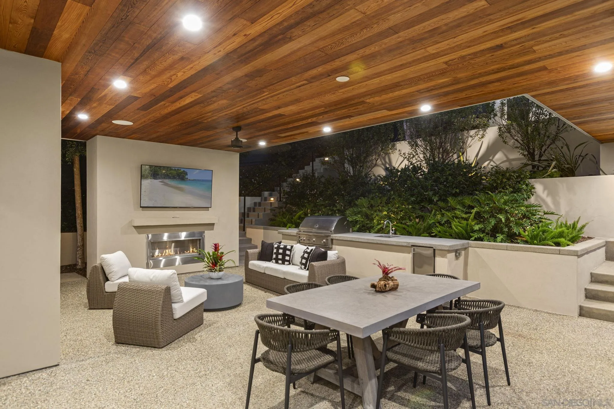 https://cdn.realtyfeed.com/cdn/127/260021509/fcefdf803e58d1284222741740b7f40c.webp