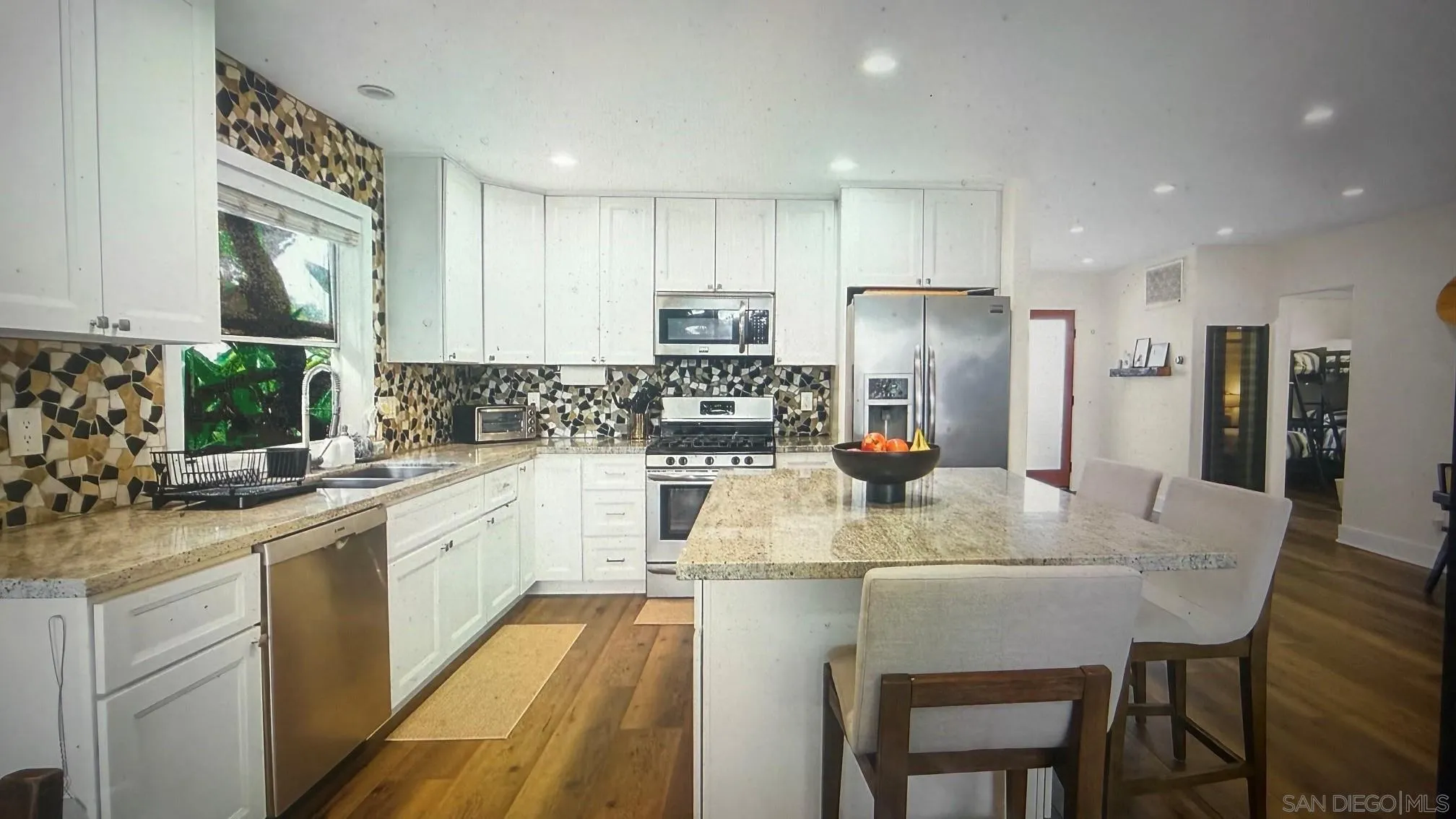 https://cdn.realtyfeed.com/cdn/127/260021510/0016c9906e64bf6ef841eee4da95c505.webp