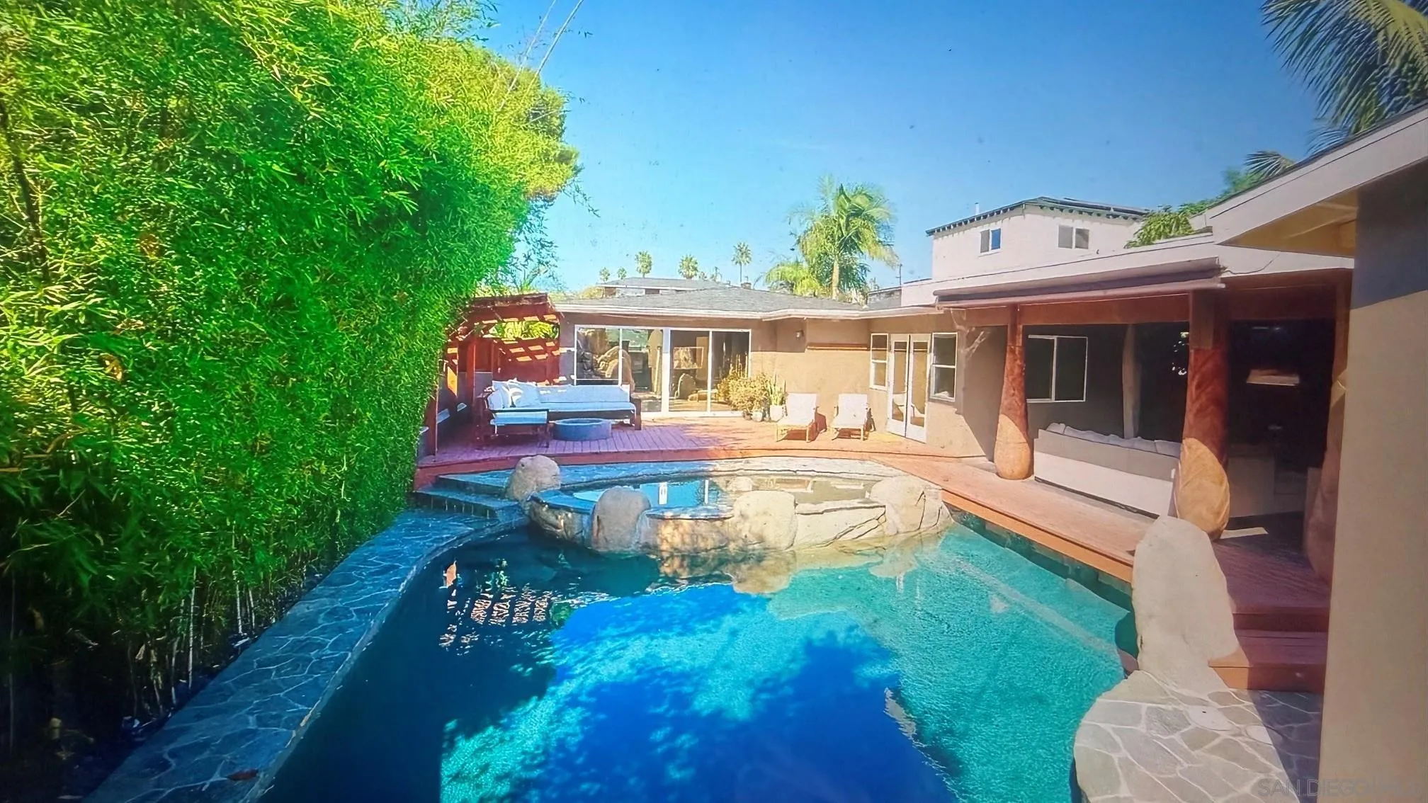 https://cdn.realtyfeed.com/cdn/127/260021510/262b9c0641651213f213d2442b4a8df5.webp