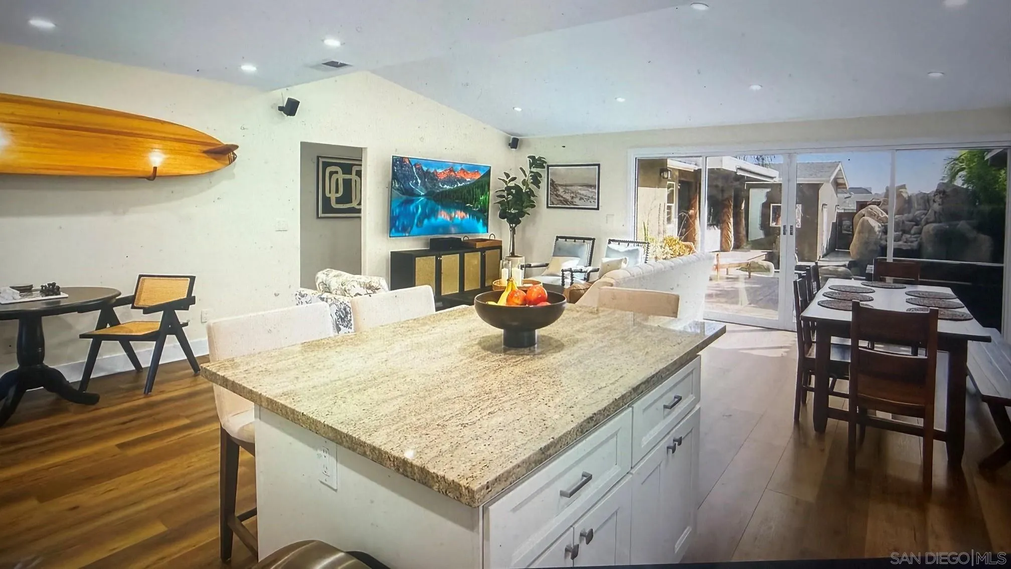 https://cdn.realtyfeed.com/cdn/127/260021510/637dc78fe1f228c05349cac8666fc898.webp