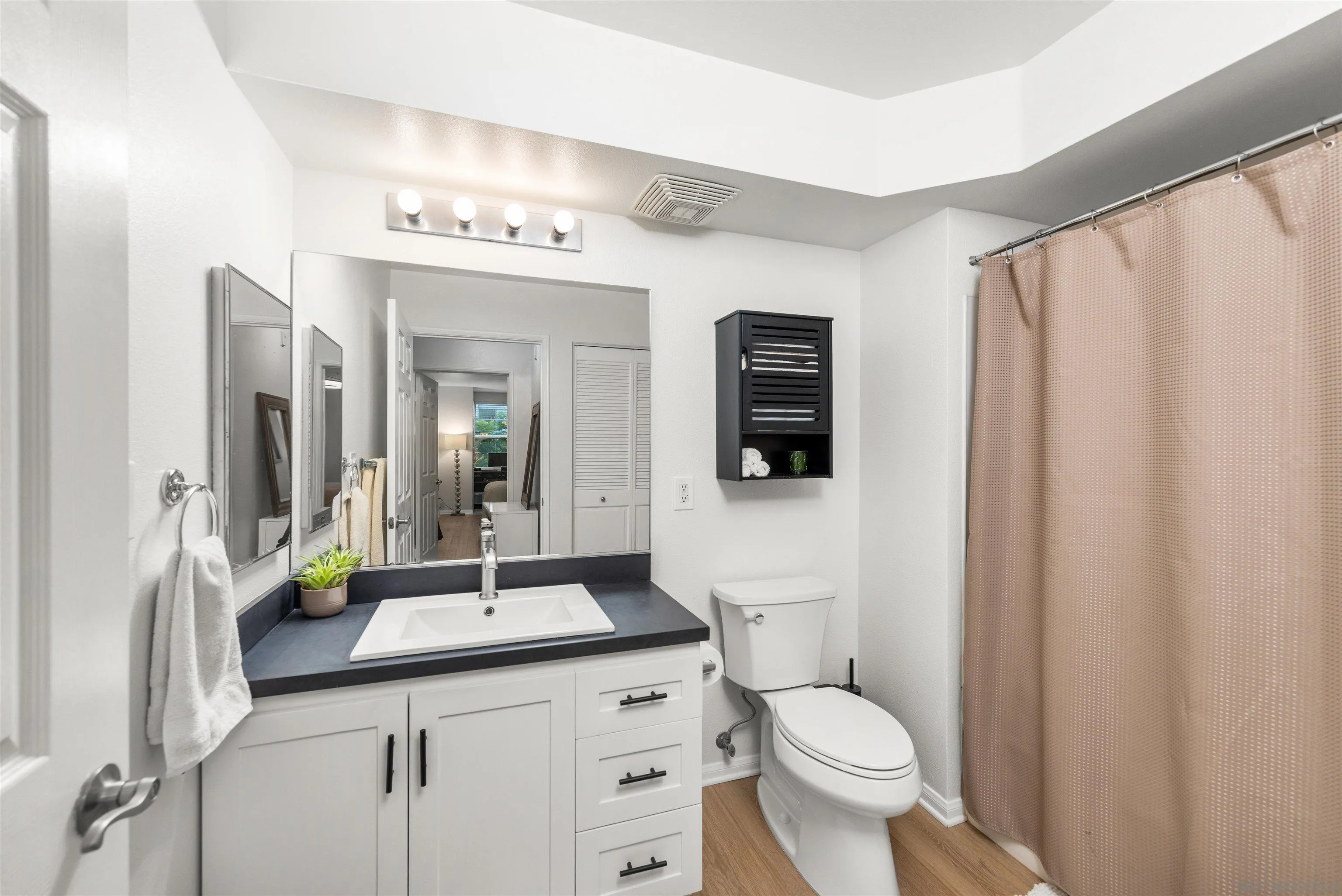 https://cdn.realtyfeed.com/cdn/127/260021512/26f2b0177656d8a742d1fda92b966bba.webp