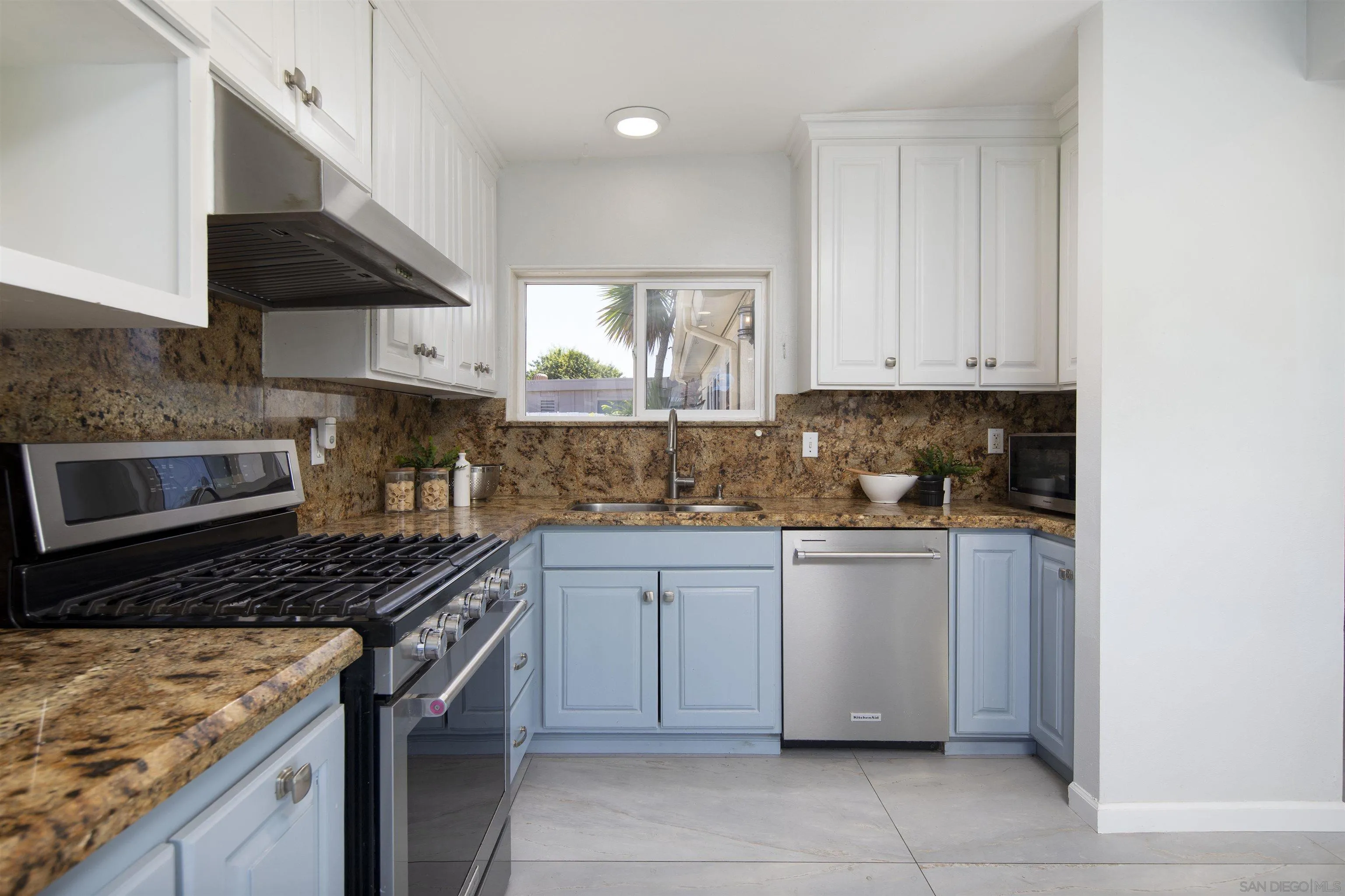 https://cdn.realtyfeed.com/cdn/127/260021514/6df410d75d9528139e8ab4b8b1dd8fc4.webp