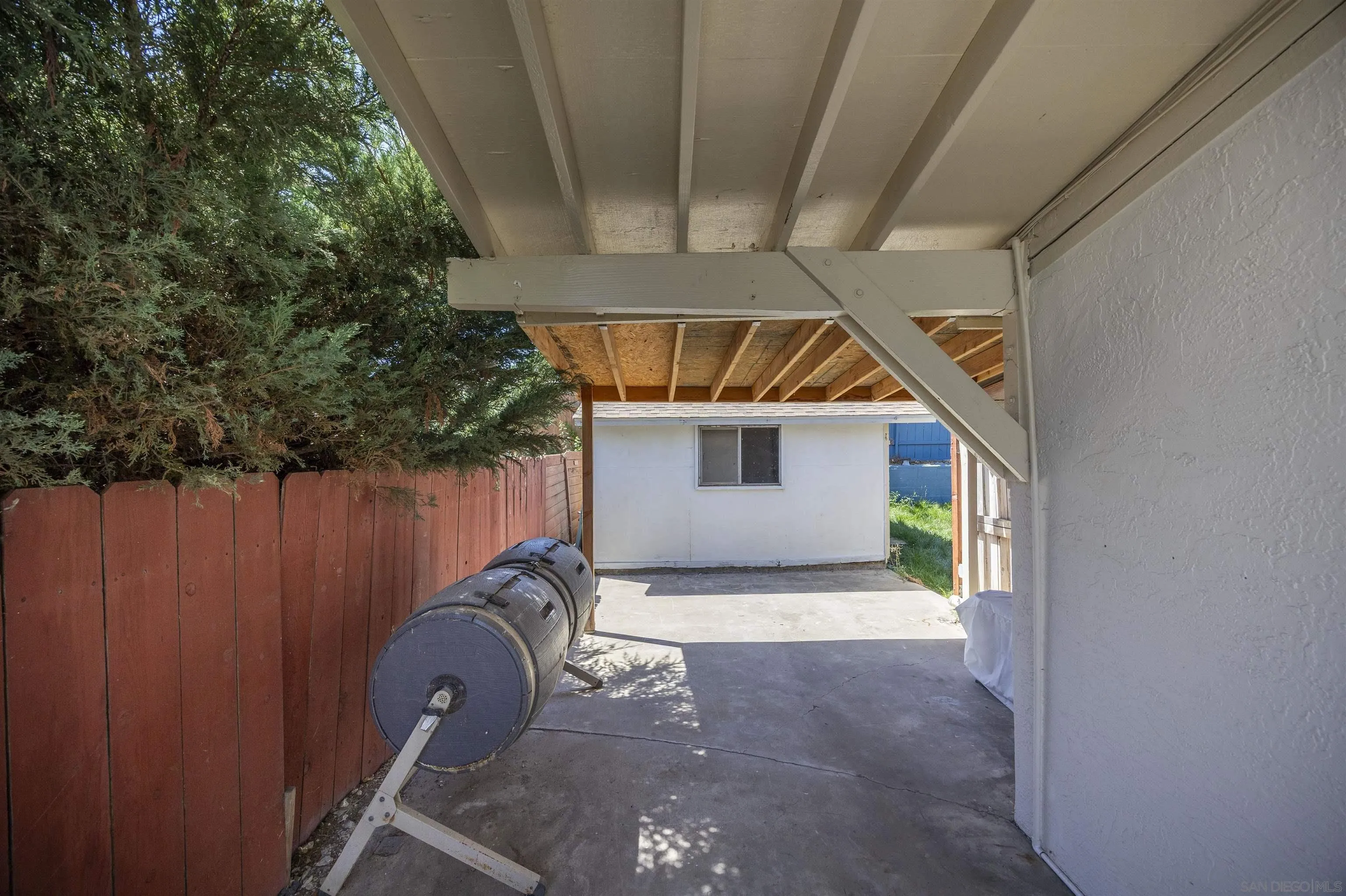 https://cdn.realtyfeed.com/cdn/127/260021514/b18c2cf08f951bba7a0d05d6f76947b5.webp