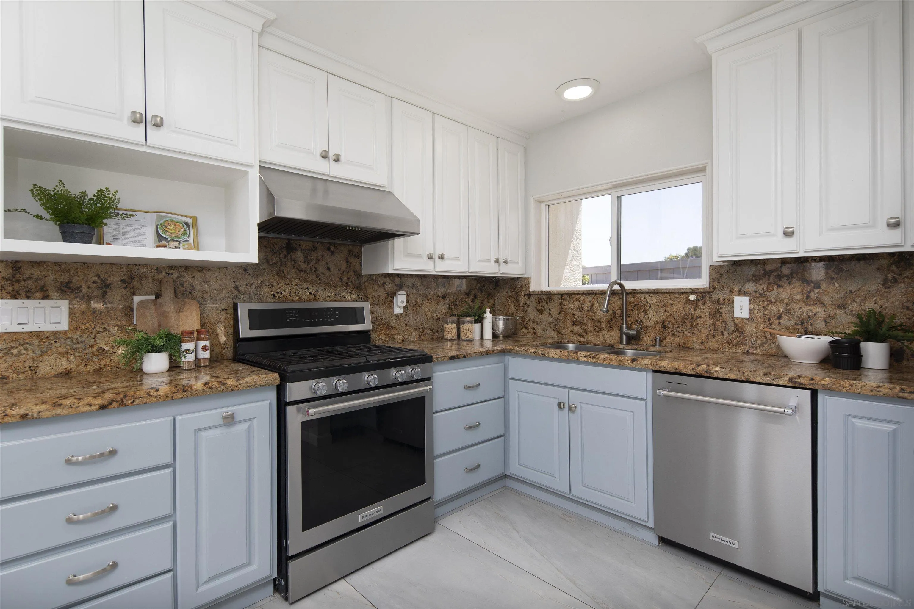 https://cdn.realtyfeed.com/cdn/127/260021514/cd53f171cba4bd8688e1dec21e4ec9c7.webp