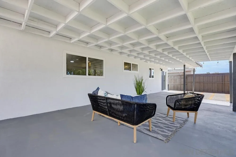 https://cdn.realtyfeed.com/cdn/127/260021515/bd8df92074b1fad4d95f6f9d458ba4ad.webp