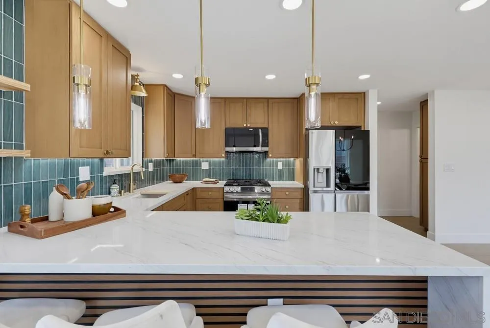 https://cdn.realtyfeed.com/cdn/127/260021515/f9db7f19938a320d165ee5c94ee10d85.webp