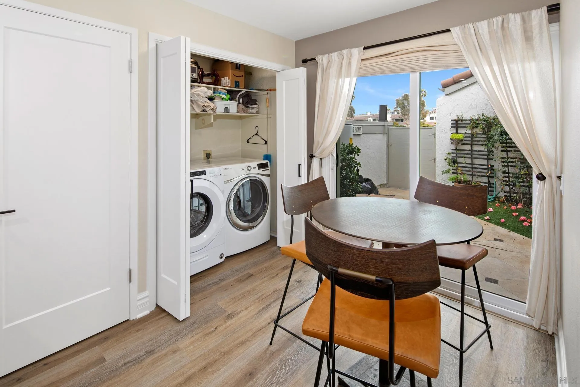 https://cdn.realtyfeed.com/cdn/127/260021516/421220624e274669d8fadccbf2ccabb9.webp