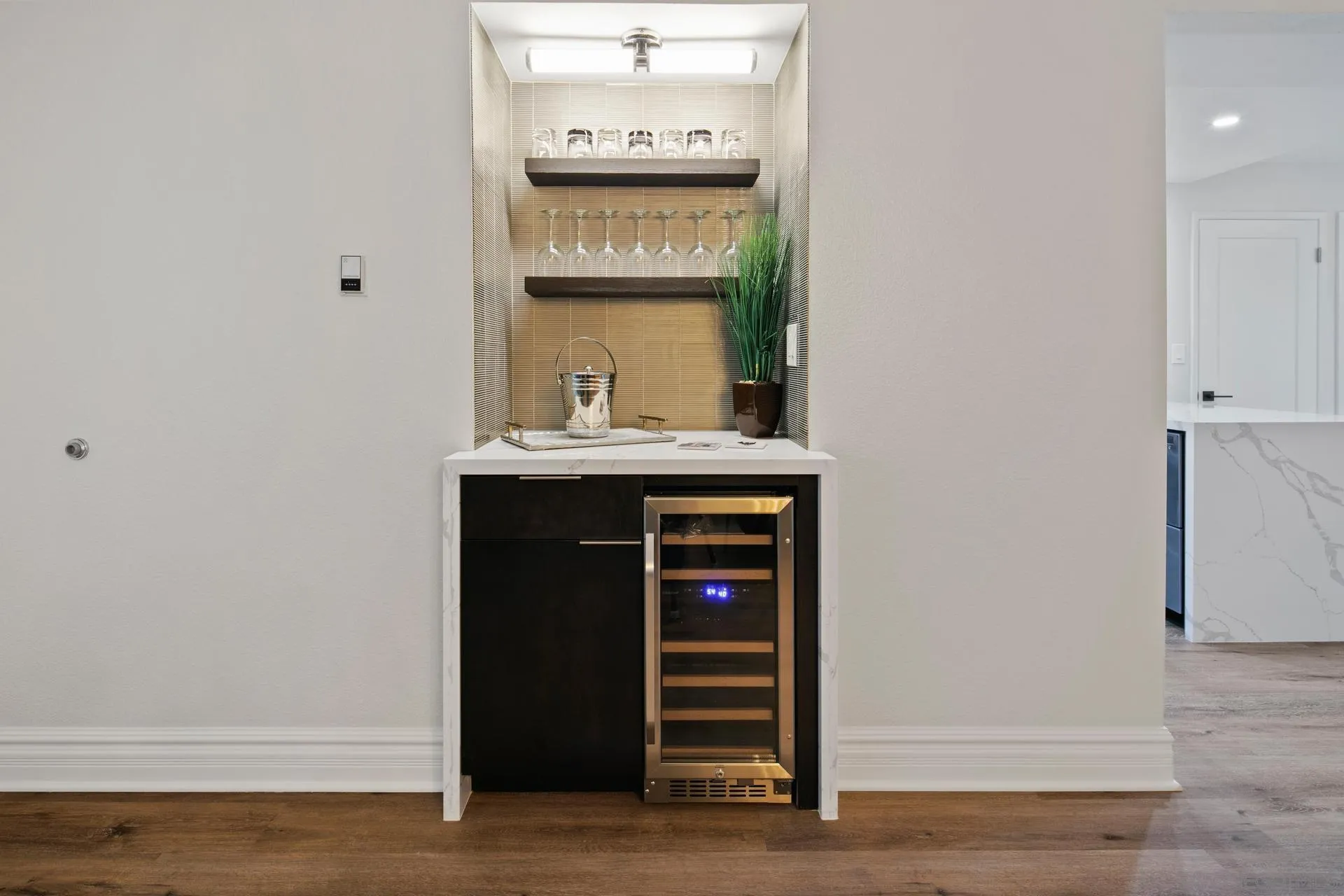 https://cdn.realtyfeed.com/cdn/127/260021516/648e43d04351db7a62a3d18bc5cfdaa4.webp
