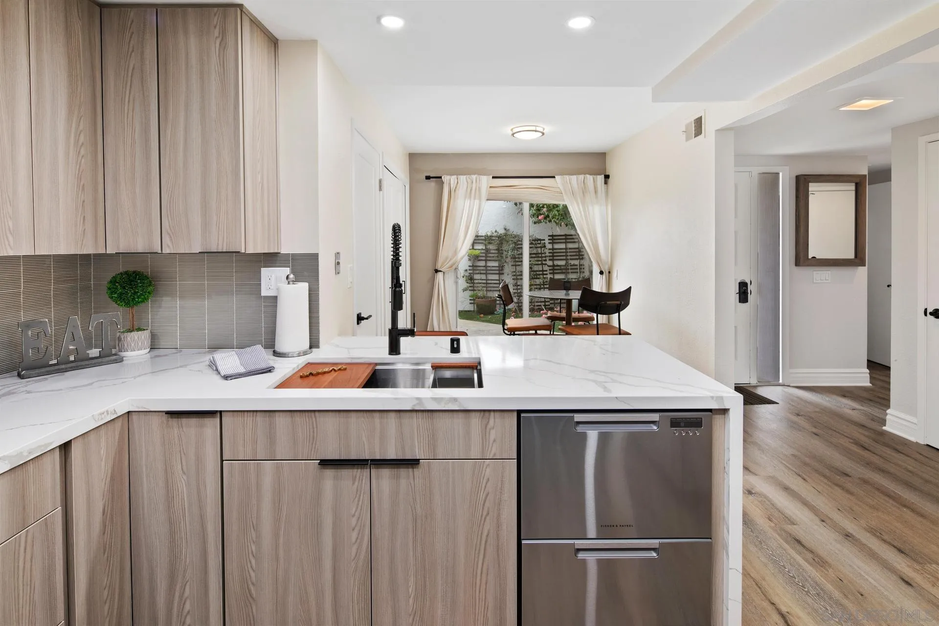 https://cdn.realtyfeed.com/cdn/127/260021516/72745fba08b99beec2d16a82e255e2bc.webp