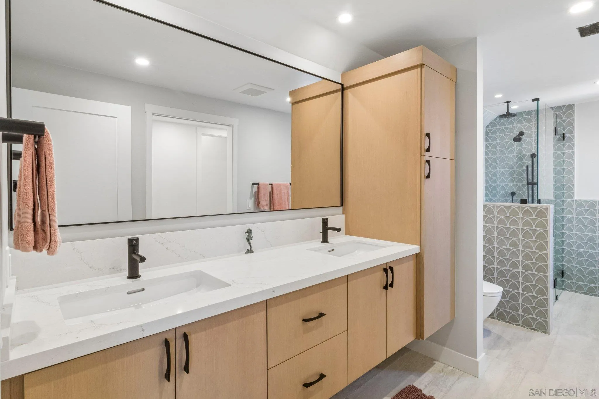 https://cdn.realtyfeed.com/cdn/127/260021517/054c6642a30df356c876ed2abb97cd68.webp