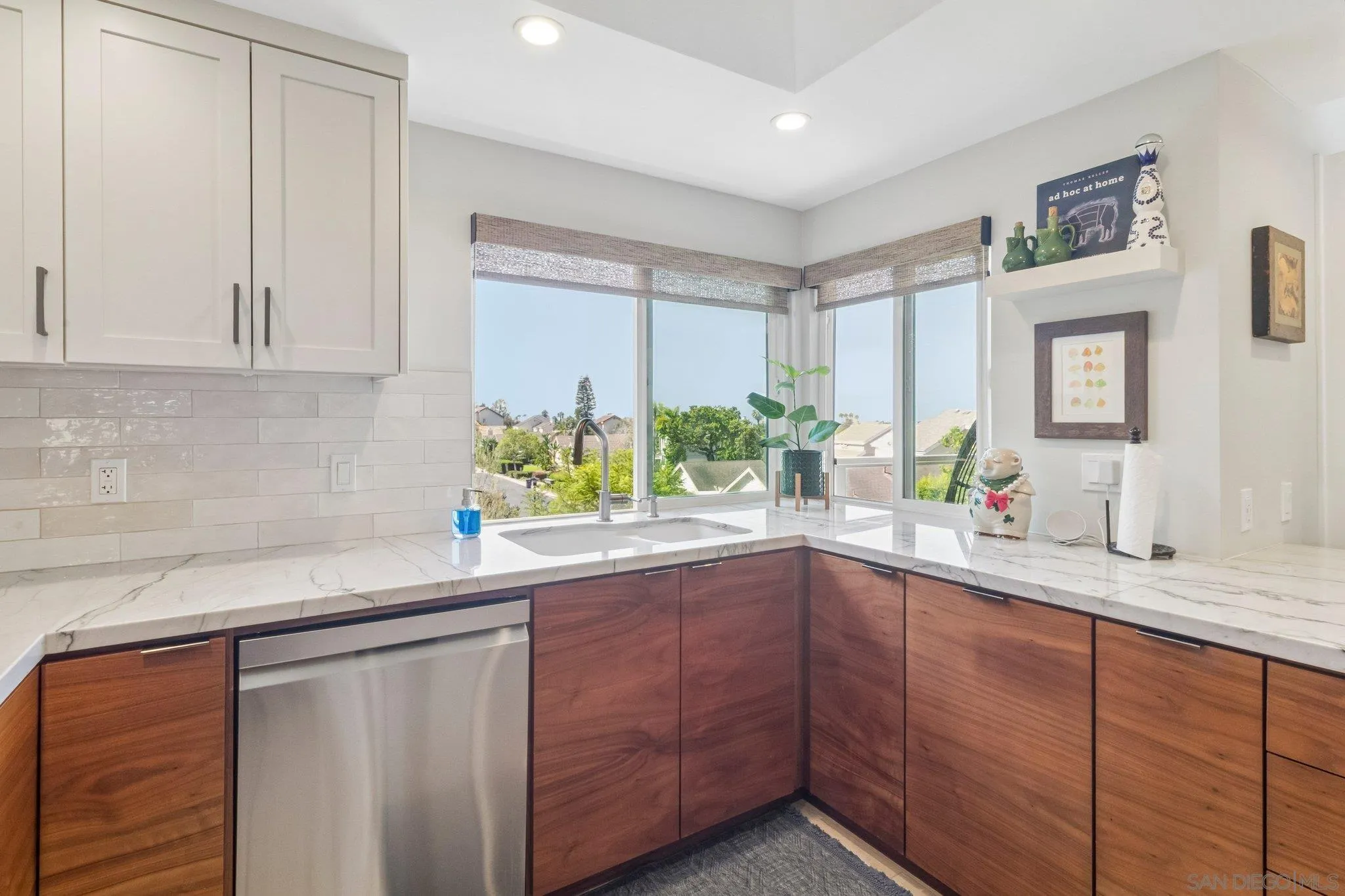 https://cdn.realtyfeed.com/cdn/127/260021517/0ec2b684bf066c8300f56e6799577263.webp