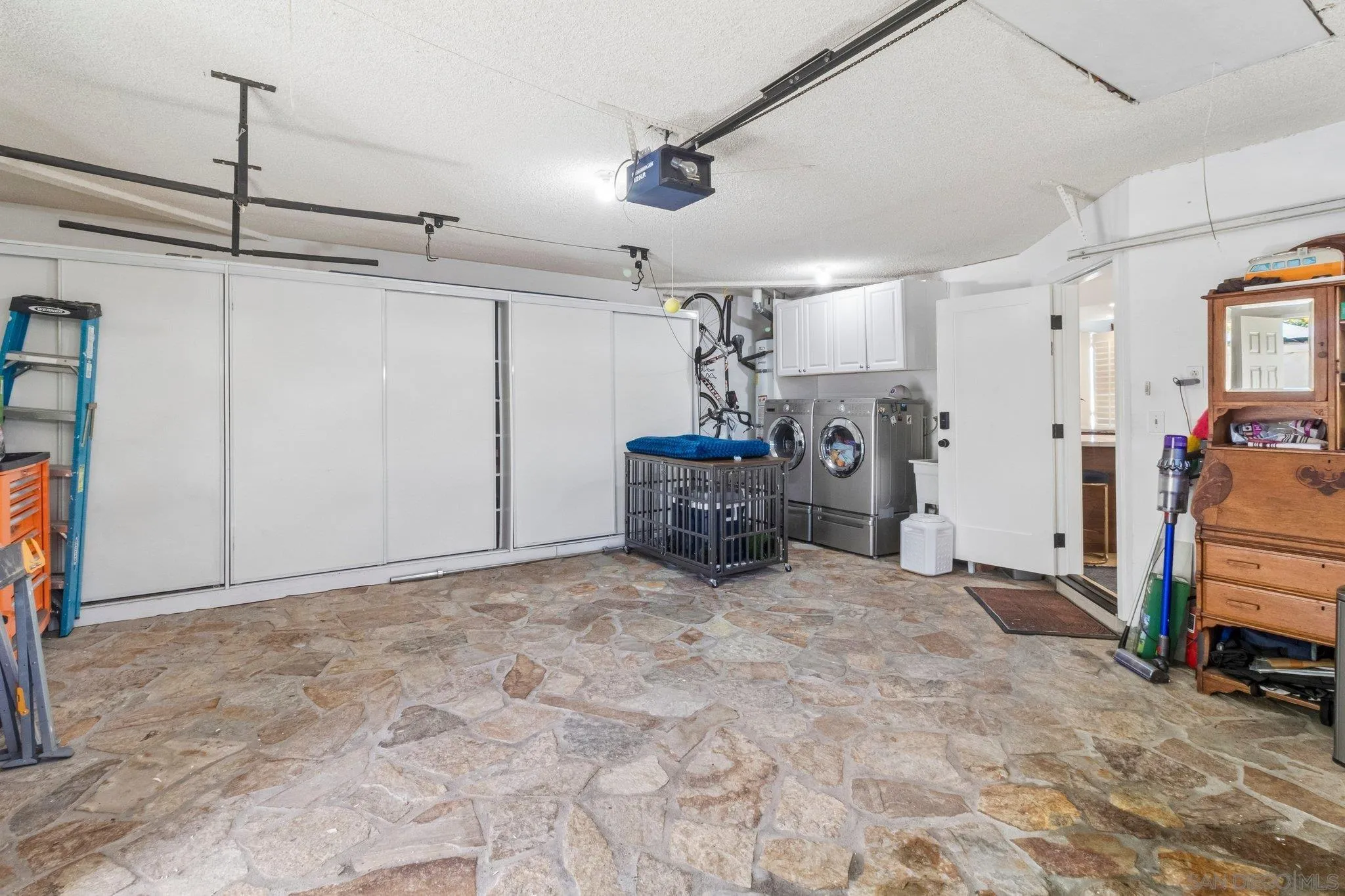 https://cdn.realtyfeed.com/cdn/127/260021517/46aa4d78306f6536ee9c018b8b57667f.webp