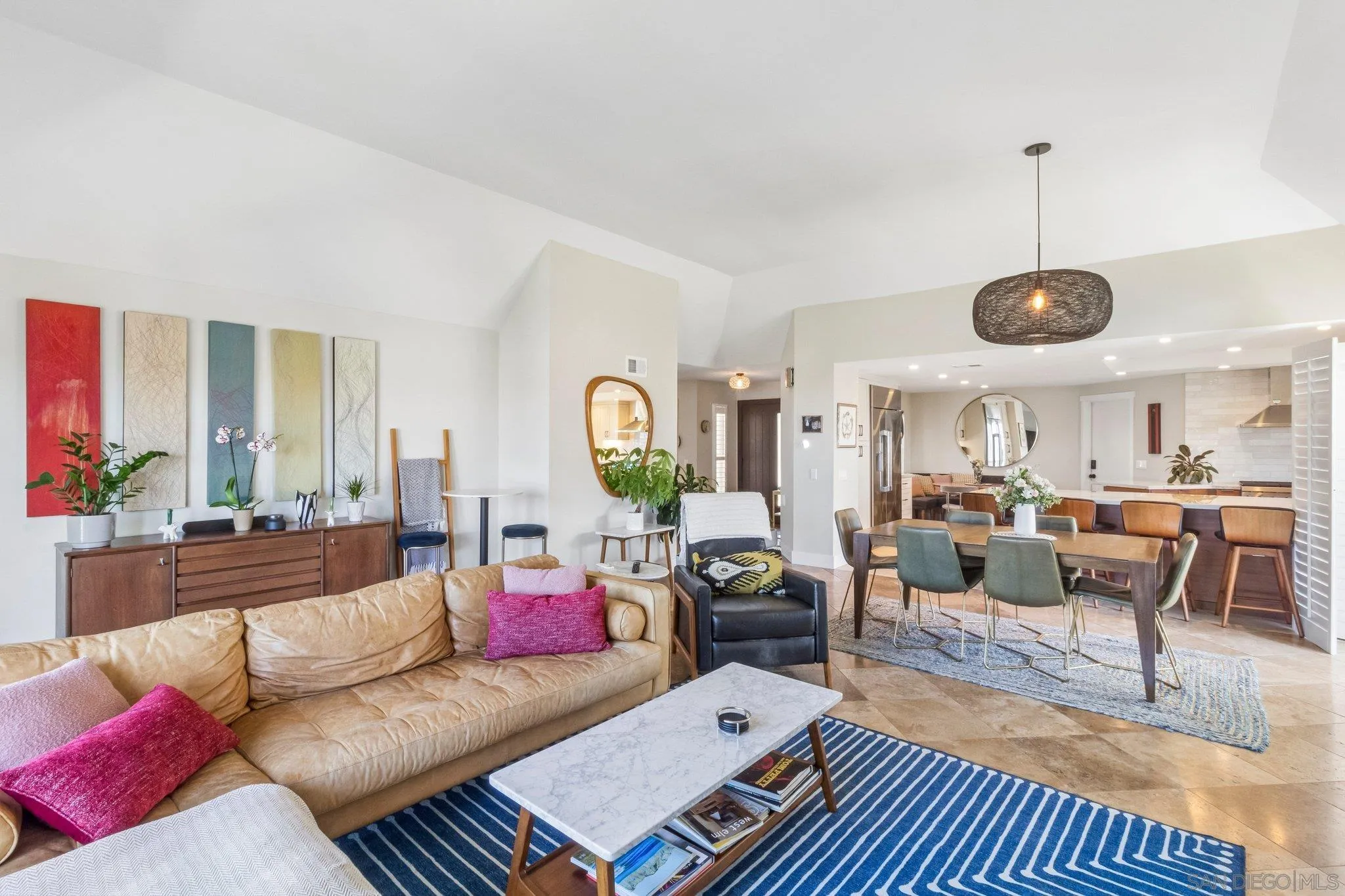 https://cdn.realtyfeed.com/cdn/127/260021517/5b4bb6b72ee42fdfab02169fc188c2a7.webp