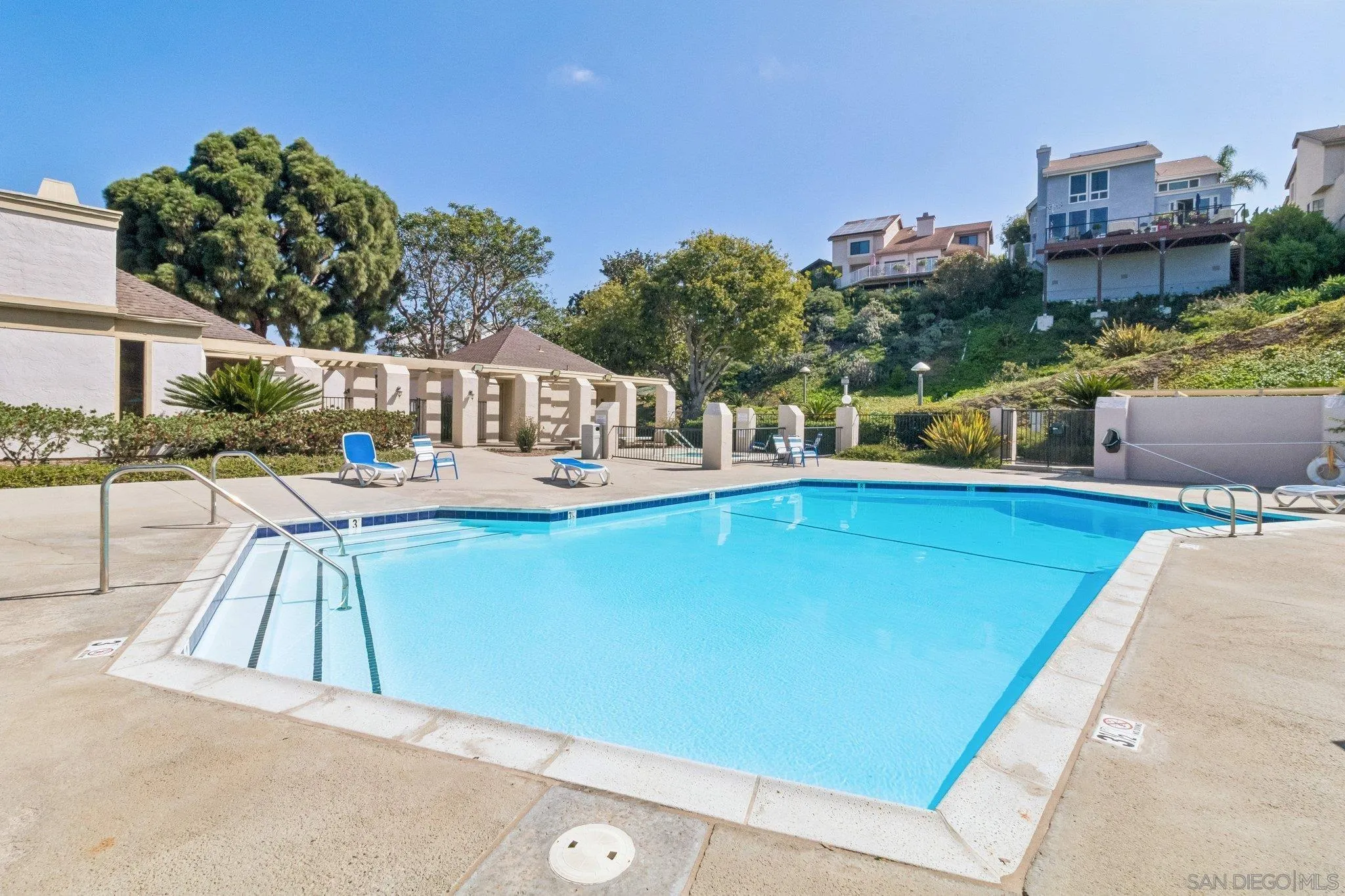 https://cdn.realtyfeed.com/cdn/127/260021517/854ce1b0d81cce5b7317ee938a08b2d2.webp